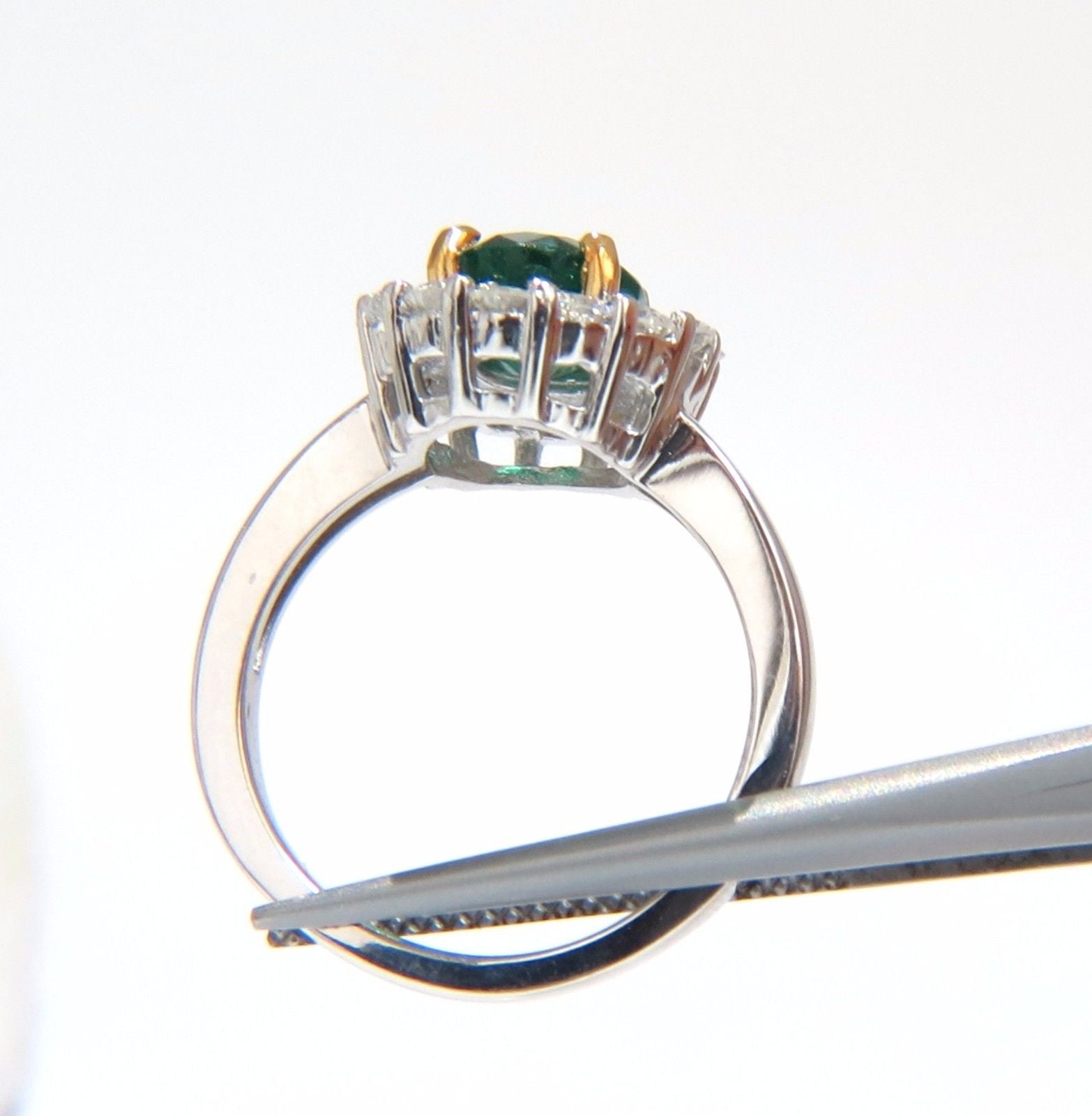 2.46CT Natural Emerald & Diamond Halo Ring in 18KT Gold - Vivid Green Gemstone for Engagement, Wedding & Special Occasions