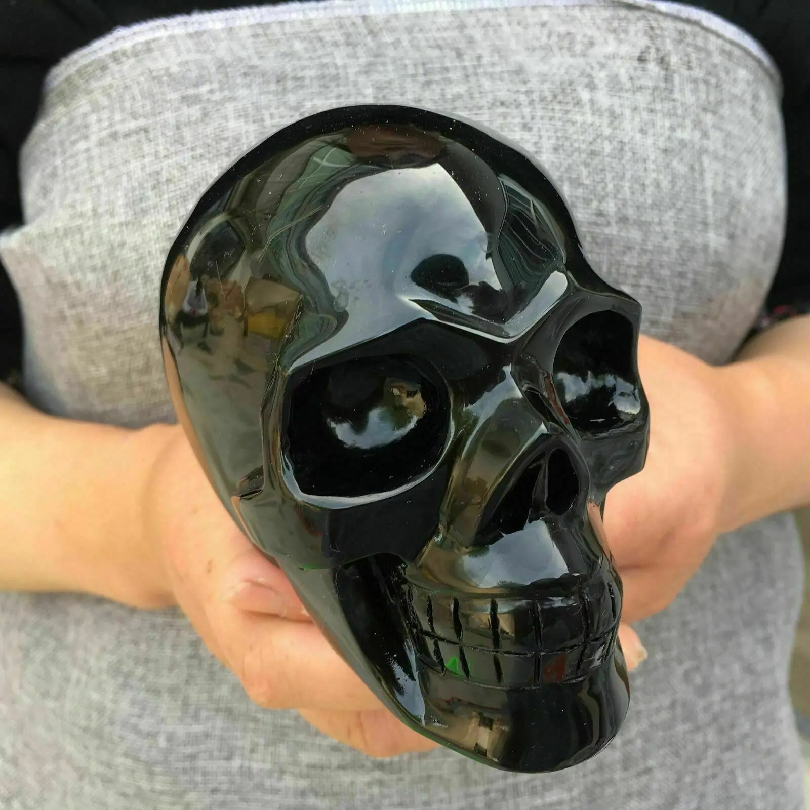Natural Black Obsidian Quartz Crystal Skull - Hand Carved Healing Stone for Reiki, Meditation & Spiritual Energy - Perfect for Home Decor, Yoga & Chakra Balancing