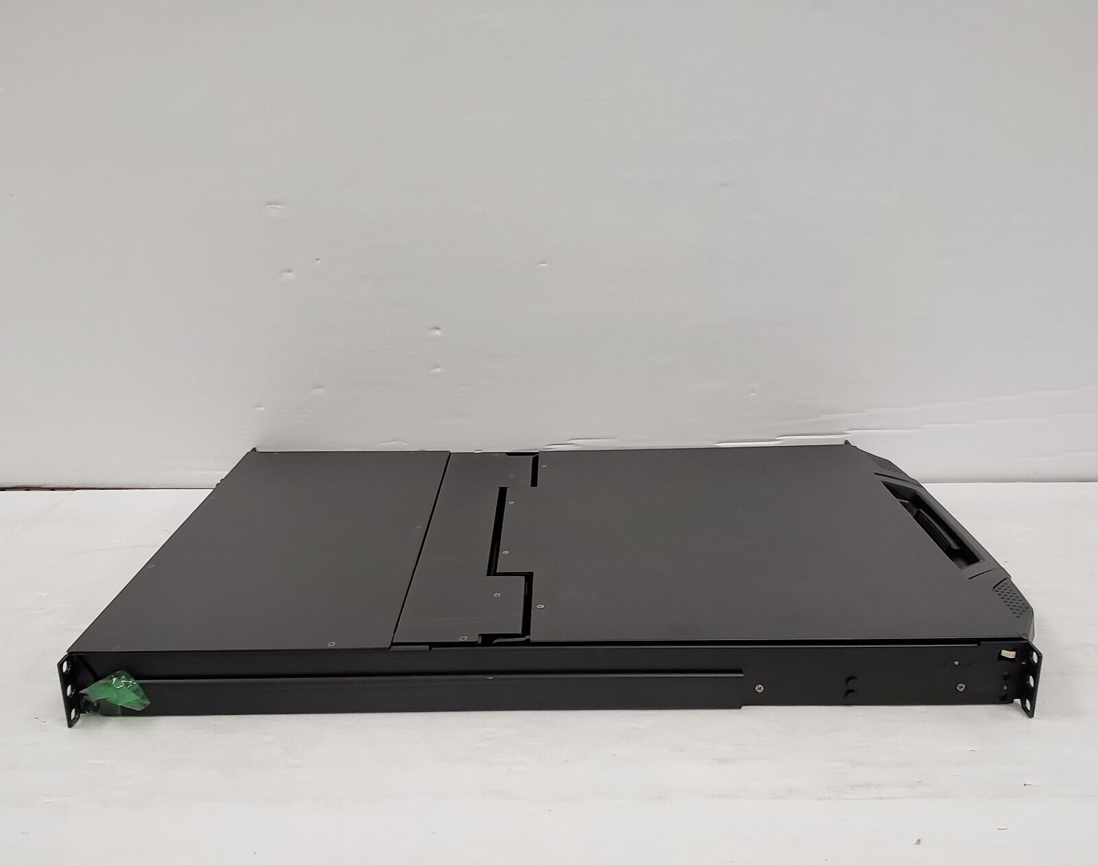 Aten CL3108NX 8-Port KVM Switch with LCD Display - Ideal for Data Centers, Server Rooms, and Multi-Computer Workstations