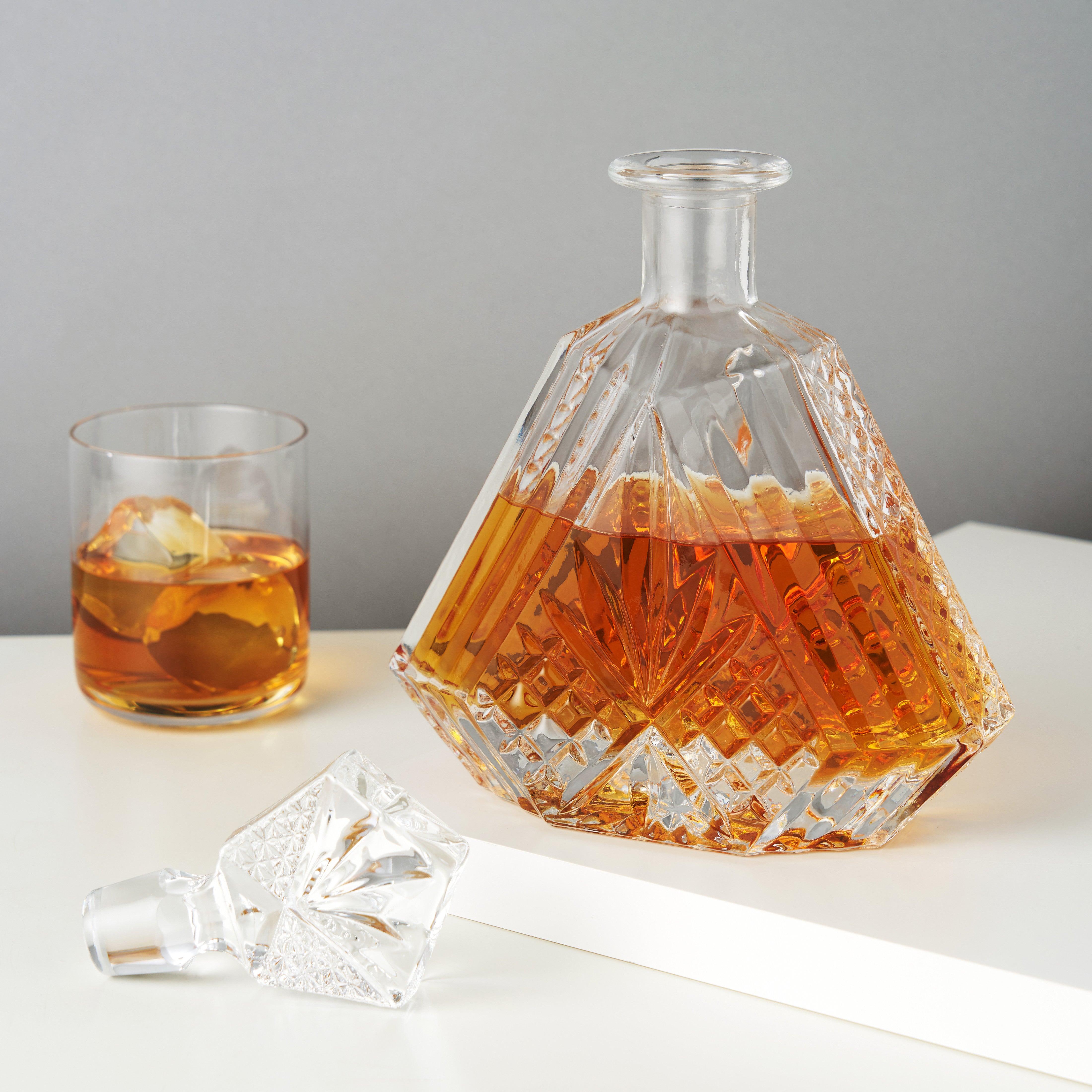 Premium Admiral Crystal Irish Cut Whiskey Decanter Set - Elegant Glass Liquor Carafe with Stopper for Bourbon, Scotch & Whiskey - Perfect for Home Bars, Gifts & Entertaining