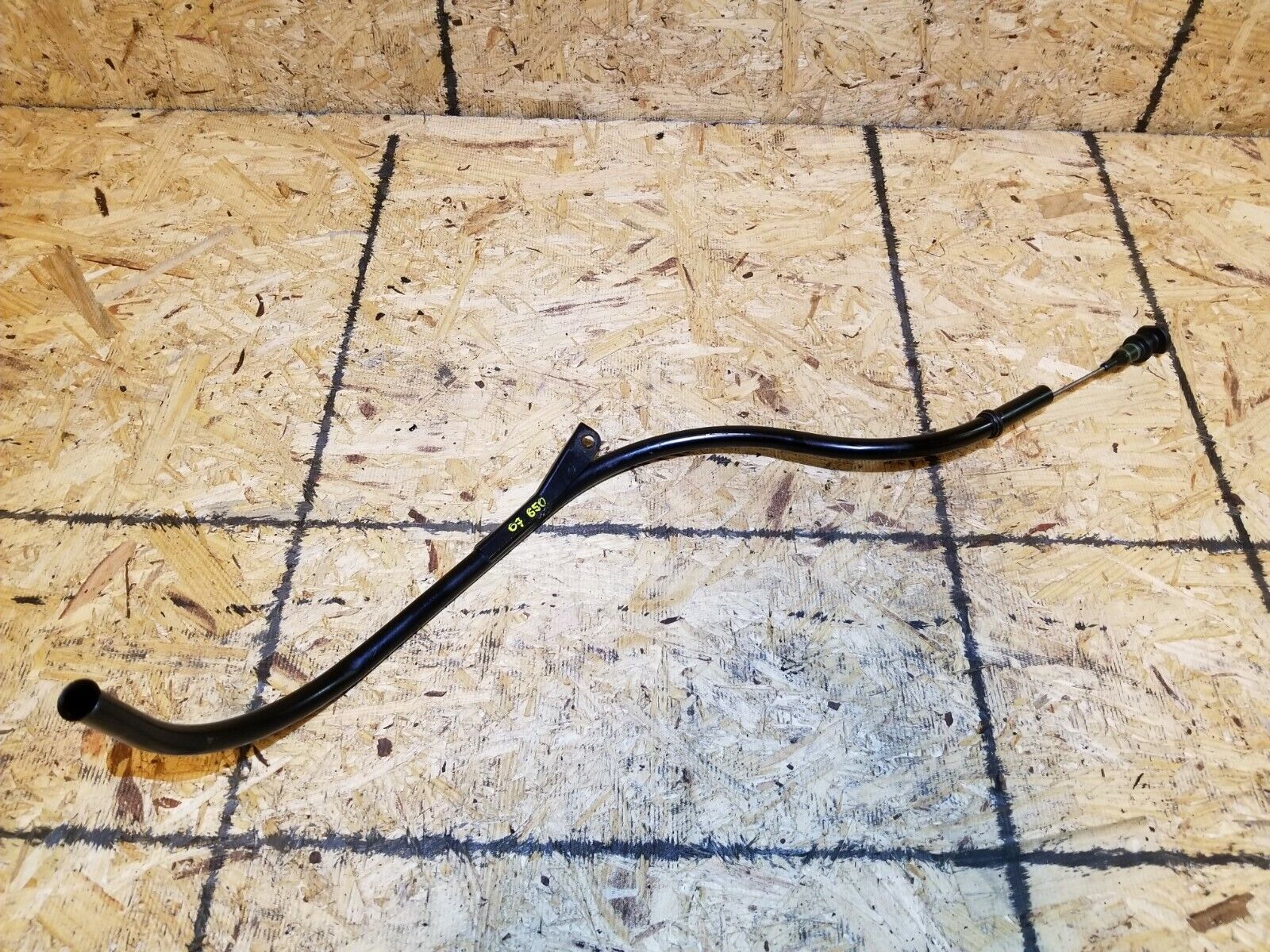 06-10 BMW 650i E63 N62 Engine Oil Level Dipstick Pipe Tube OEM Replacement Part - Perfect for Engine Maintenance & Oil Level Checking