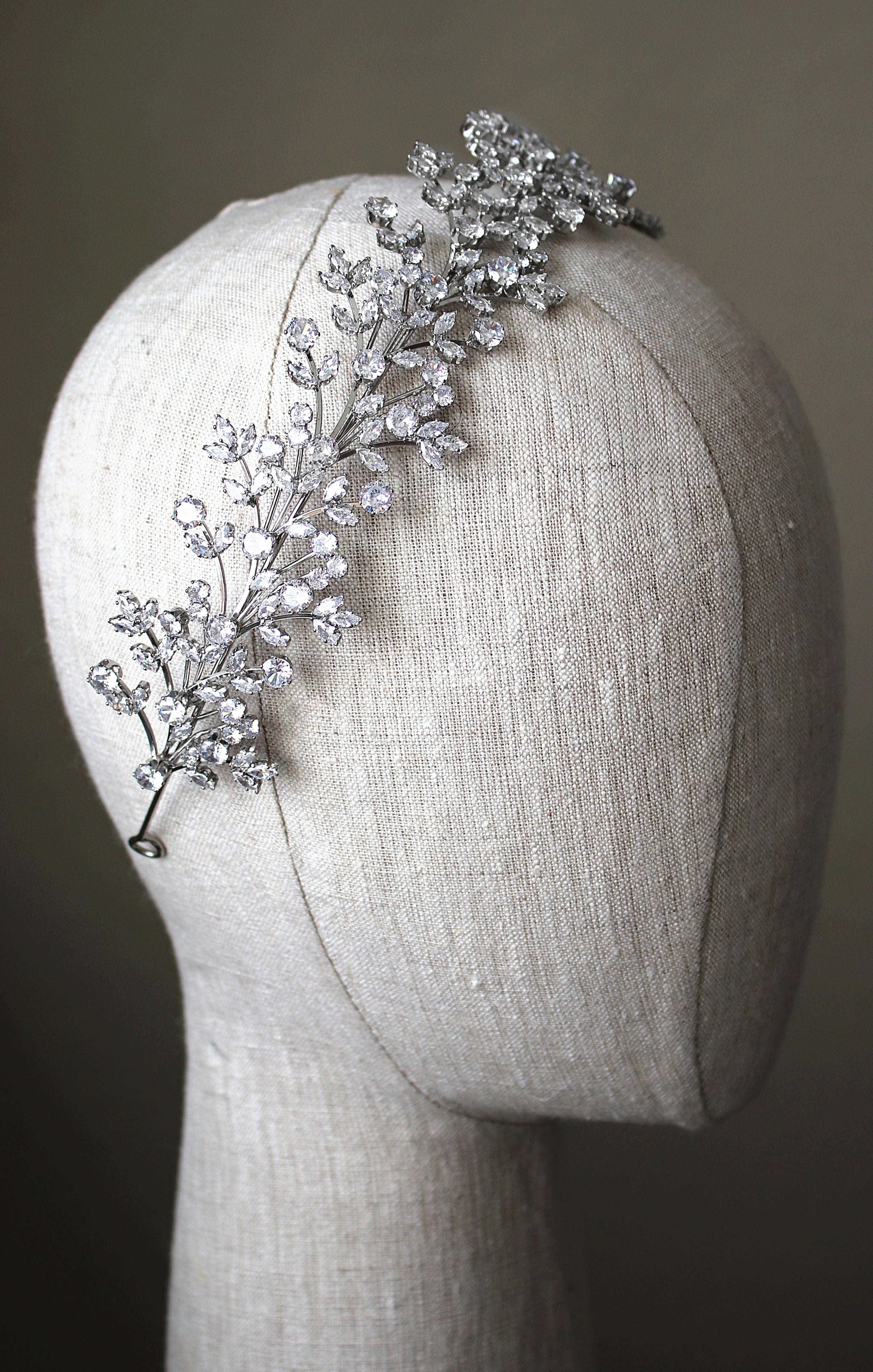 GRANDE FABRICE Simulated Diamond Headband - Elegant Rhinestone Hair Accessory for Women | Perfect for Weddings, Parties & Special Occasions