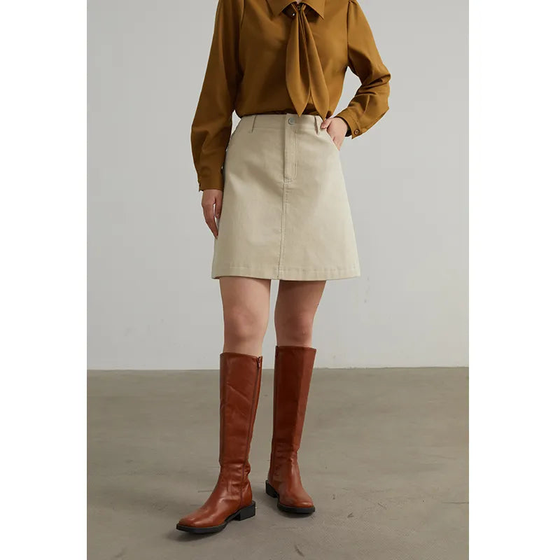 Cream-colored Short