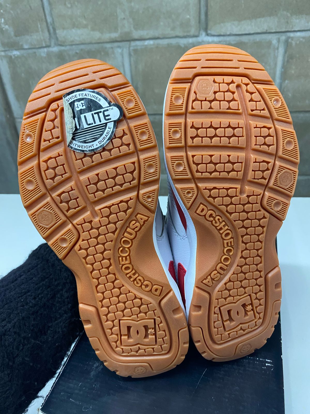 DC Women's E Tribeka Skate Shoes (WWT) - Outlet Sale | Comfortable Sneakers for Skateboarding, Casual Wear & Street Fashion