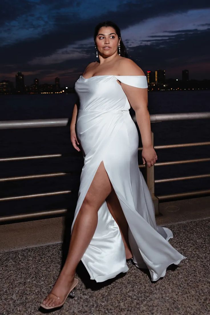 Jenny Yoo Viviana Wedding Gown - Elegant A-Line Bridal Dress with Lace Details | Perfect for Beach, Church & Formal Weddings