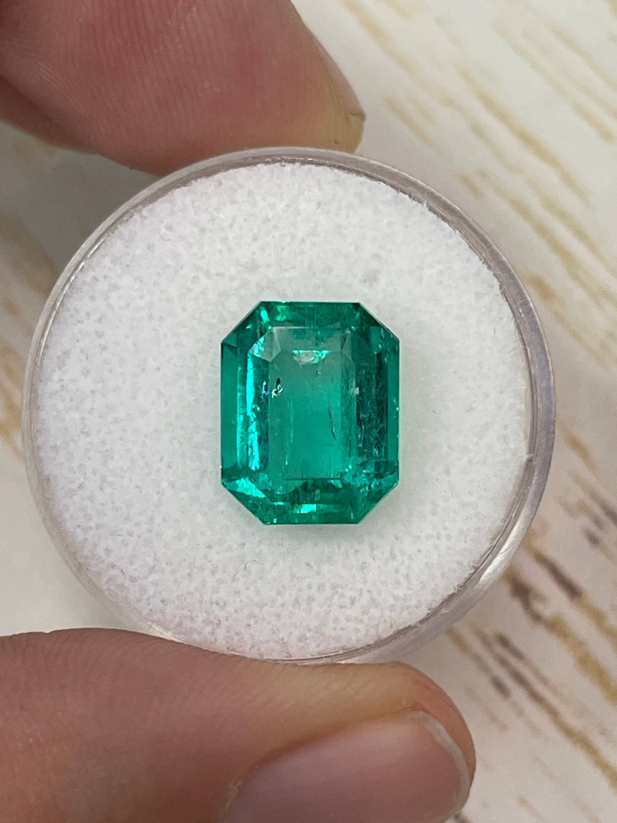 7.06 Carat 12x9.5mm Natural Colombian Emerald - Bluish Green Glowing Loose Gemstone, Emerald Cut for Jewelry Making, Engagement Rings & Luxury Gifts