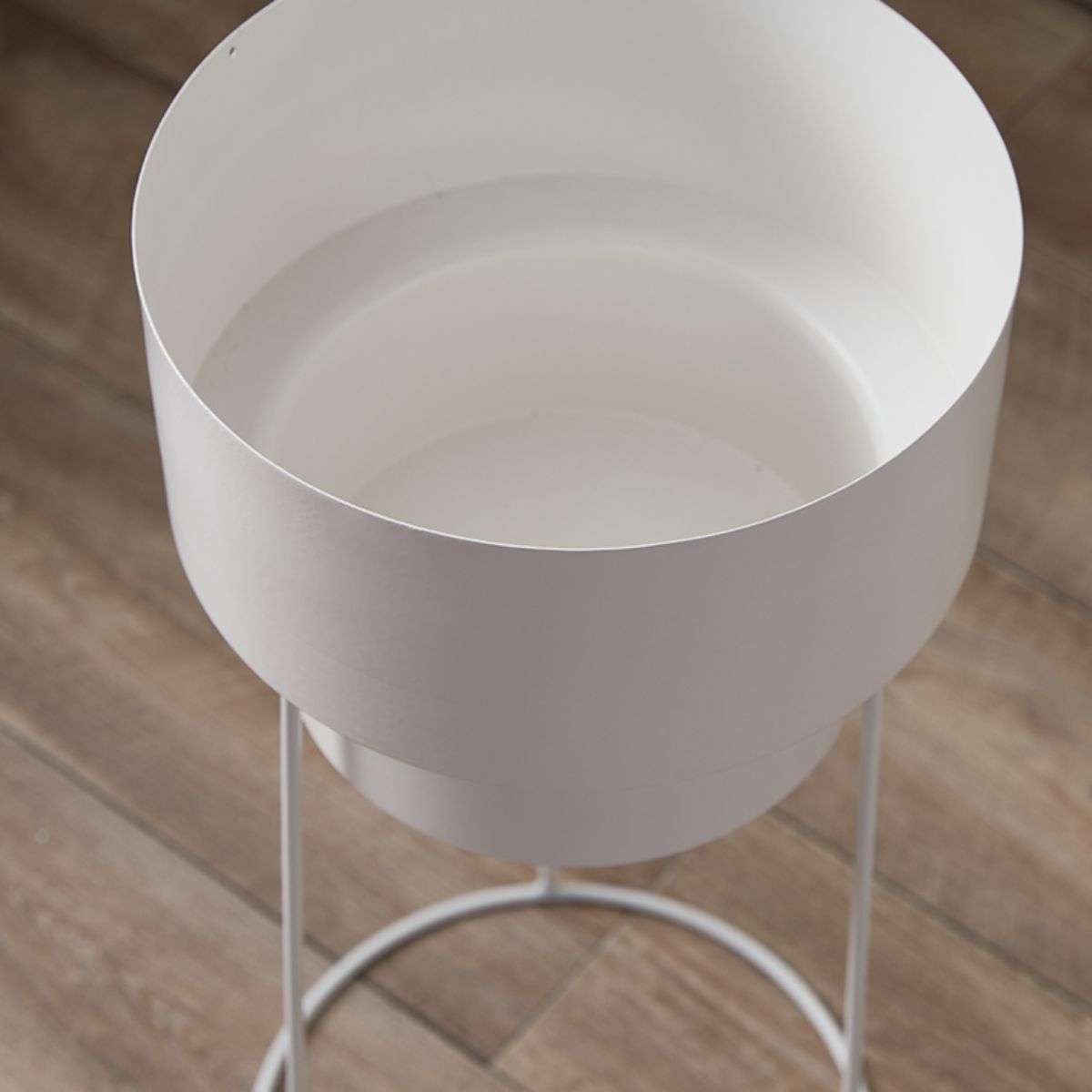 White Short Constance Metal Plant Stand - Indoor & Outdoor Decorative Flower Pot Holder for Home Garden Patio Decor