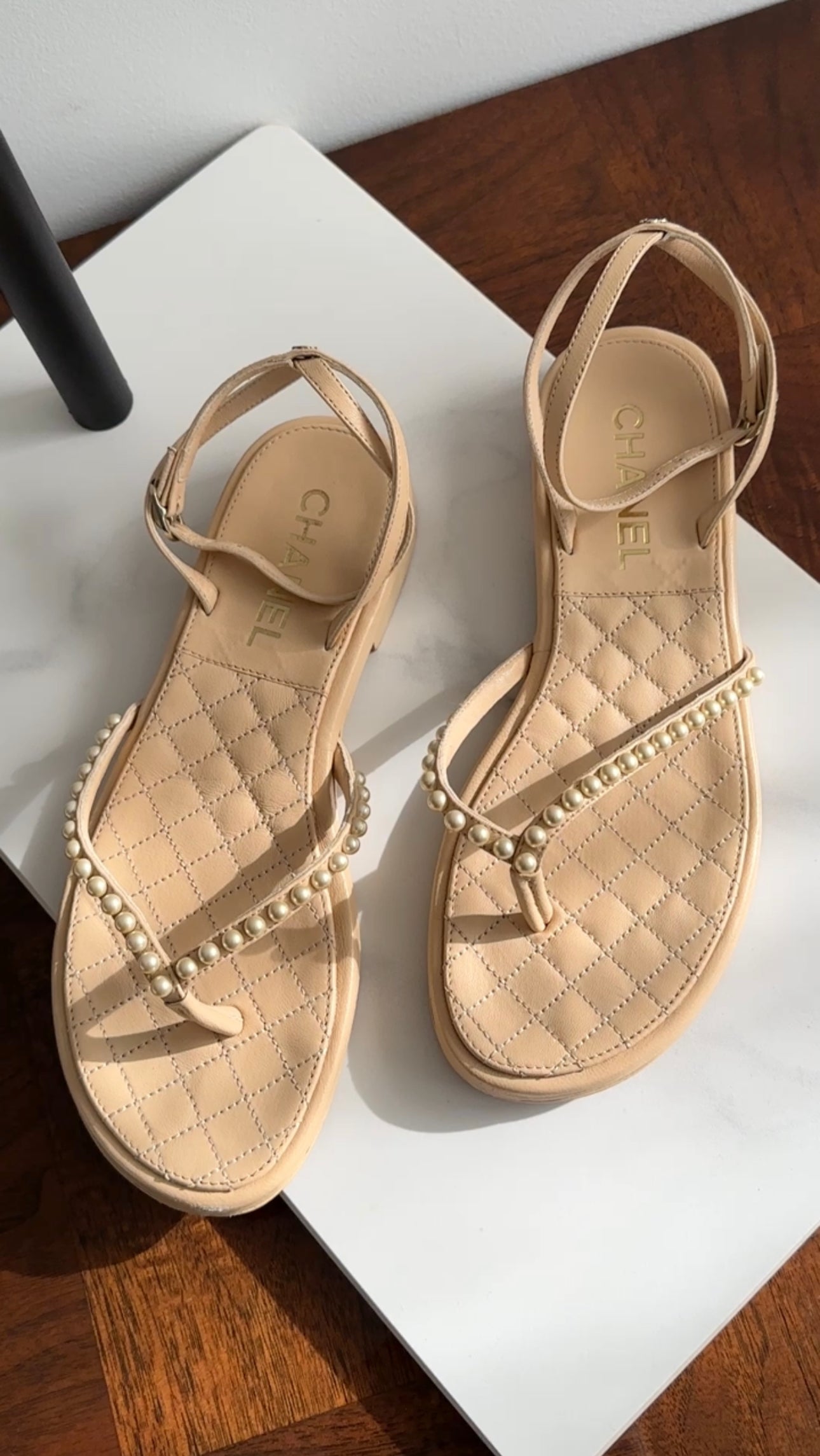 Chanel Beige Quilted Faux Pearl Thong Sandals Size 37 / 7 - Women's Luxury Designer Flat Sandals for Summer Beach Vacation & Casual Outings