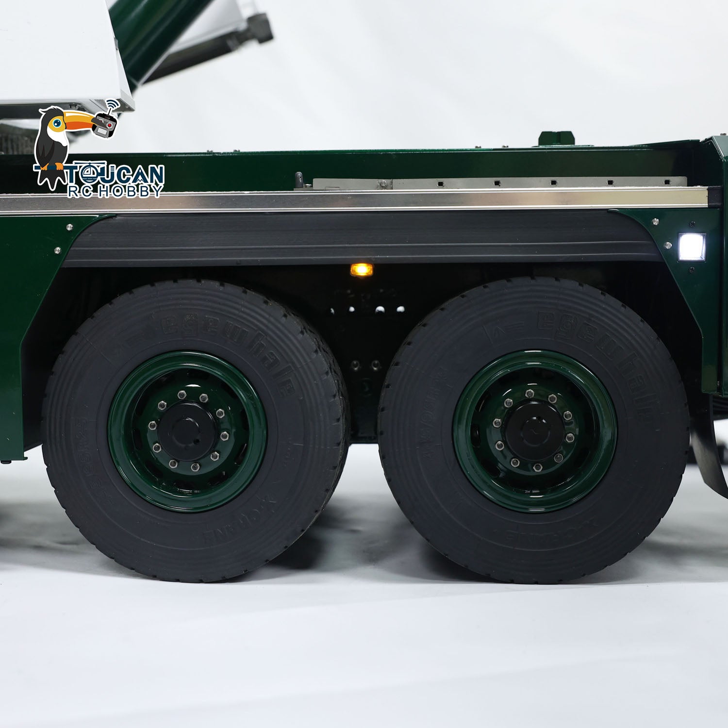 Eyewhale 1/14 Scale 6-Axle LTM1350 RC Hydraulic Mobile Crane - 5M Length Radio Controlled Heavy Duty Construction Vehicle, PNP Hobby Model for Adults - Perfect for Construction Simulation, RC Enthusiasts & Collectors