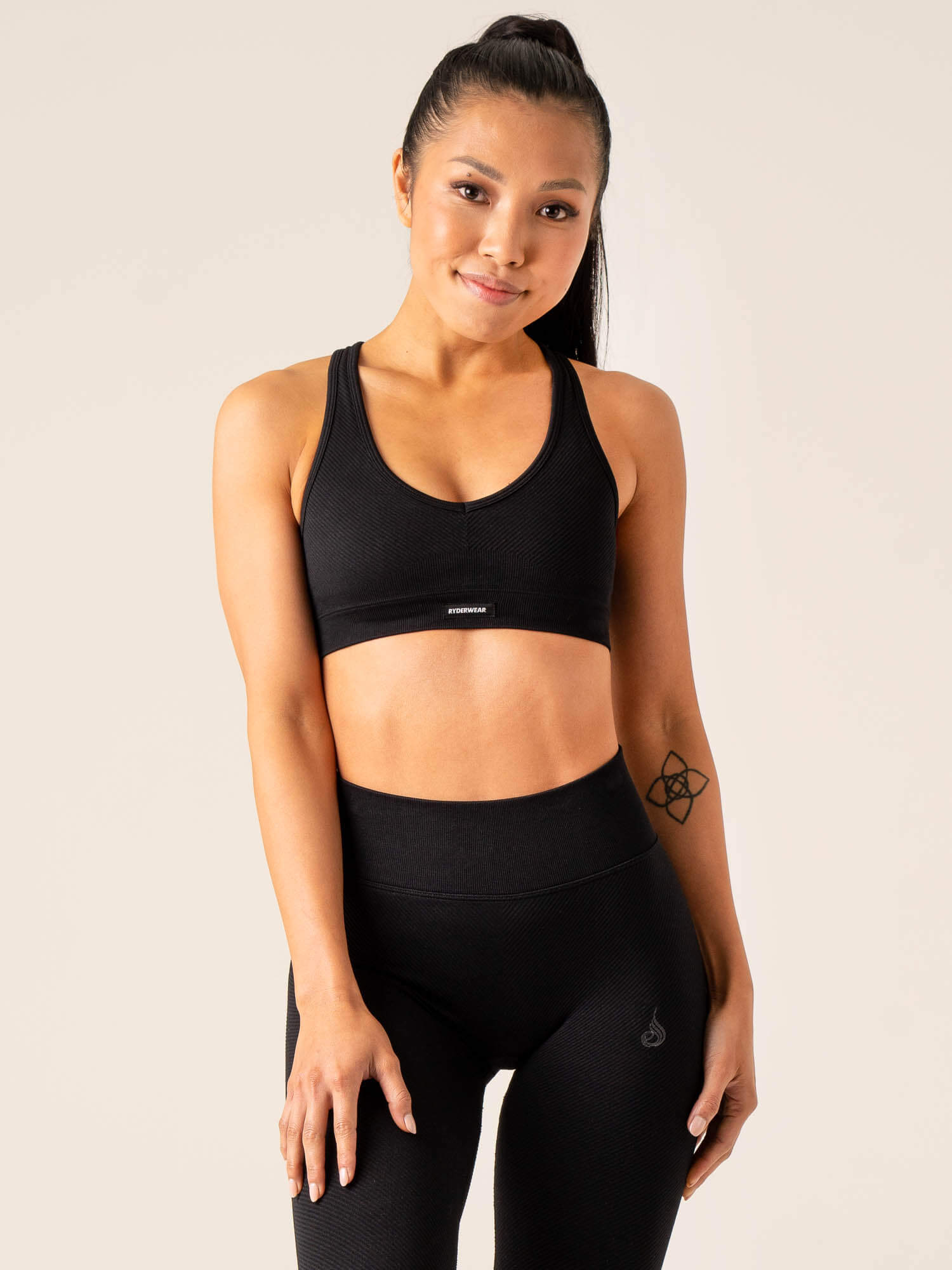 High-Performance Circuit Rib Seamless Sports Bra for Women - Breathable Workout Top for Running, Yoga & Gym - Black