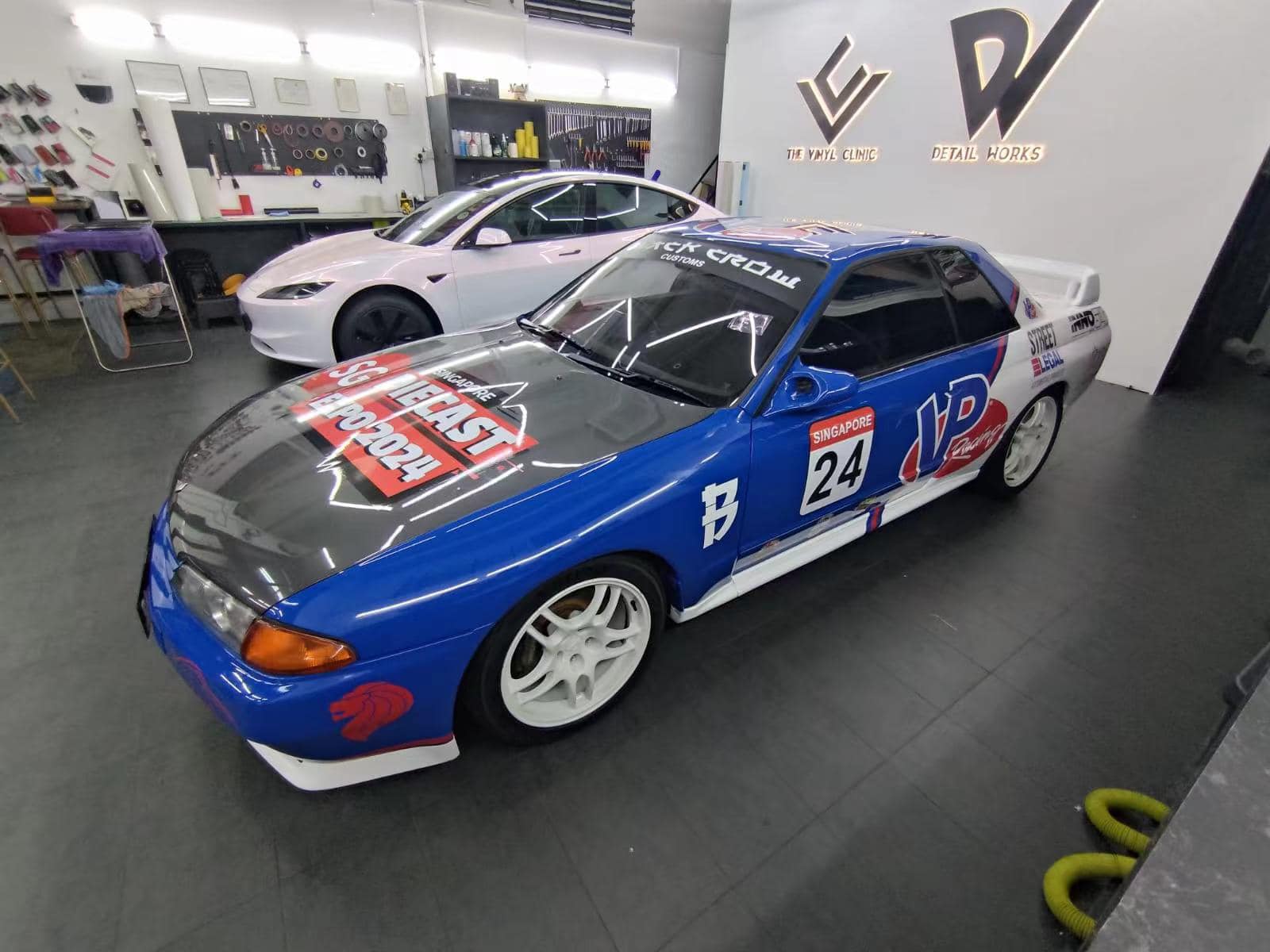 INNO64 1:64 Scale Nissan Skyline GT-R R32 Diecast Model Car - Singapore Expo 2024 Limited Special Edition (Collector's Item, One Per Customer) - Perfect for Display, Car Enthusiast Gifts & Diecast Collections
