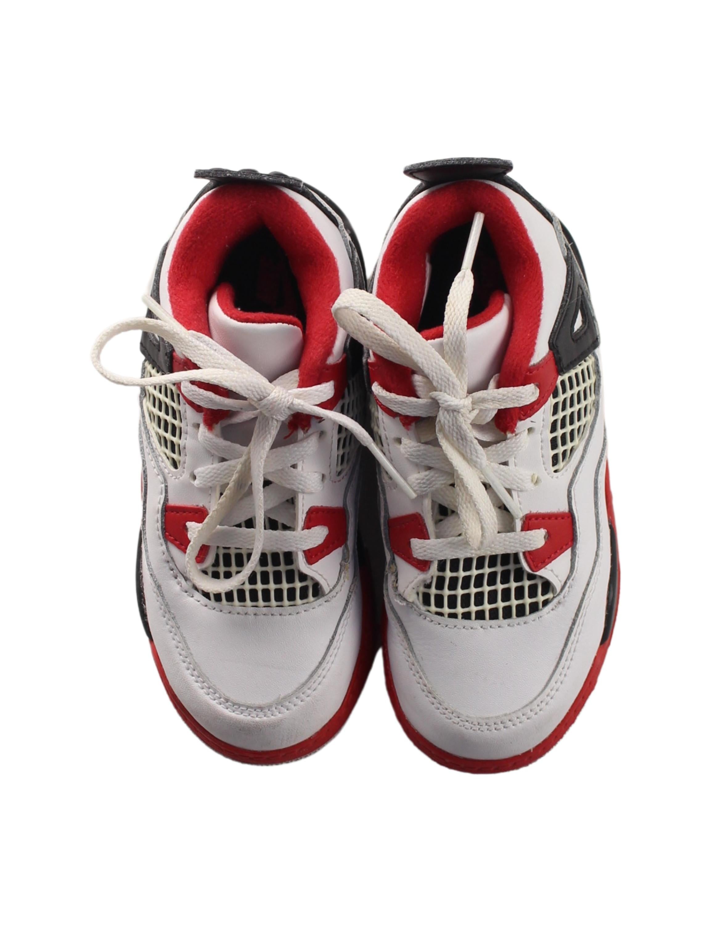 Air Jordan Retro Sneakers for Men - Size EU 26 (US 6.5) - Basketball Shoes for Performance & Street Style - Perfect for Court Games & Casual Wear