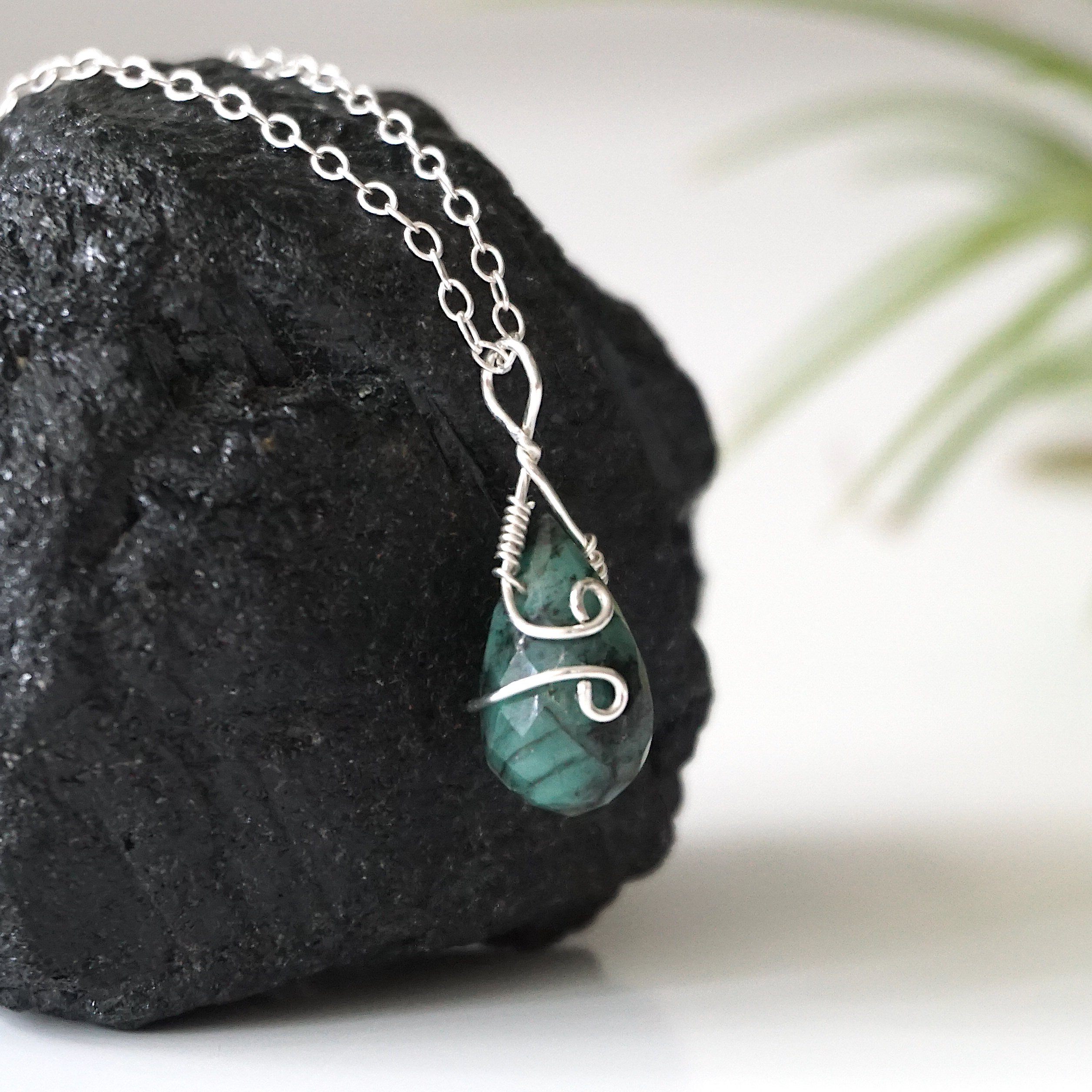 Raw Emerald Charm Necklace - 925 Sterling Silver Jewelry for Women | Elegant Bohemian Style Pendant | Perfect for Everyday Wear, Gifts & Special Occasions