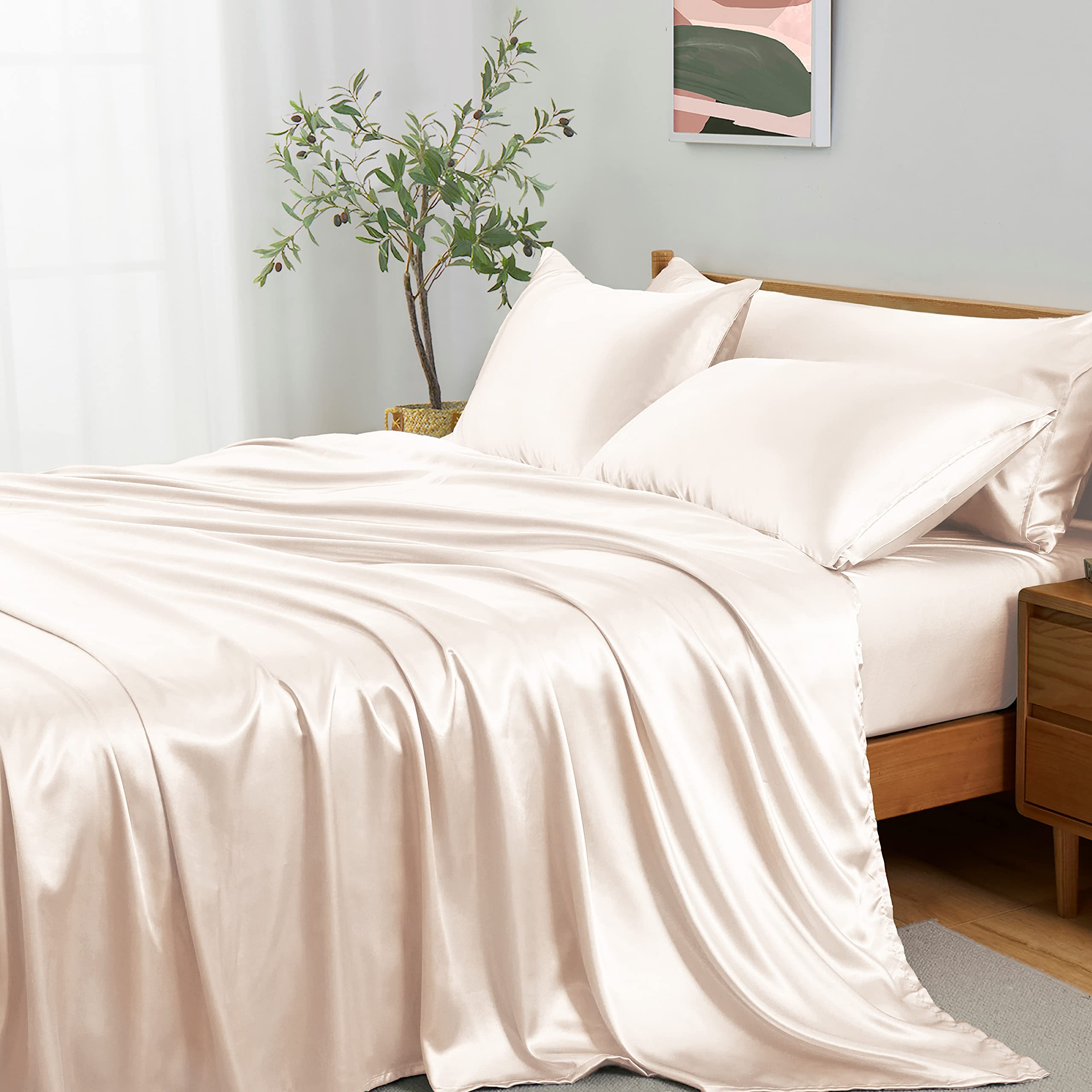 Entisn 4Pcs Silky Satin Sheets Set - Twin Size Luxury Satin Bedding in Champagne, Ultra Soft & Breathable Includes 1 Fitted Sheet, 1 Flat Sheet, 2 Pillowcases - Perfect for Bedroom Upgrade, Hotel-Style Comfort, Gift for Her/Him