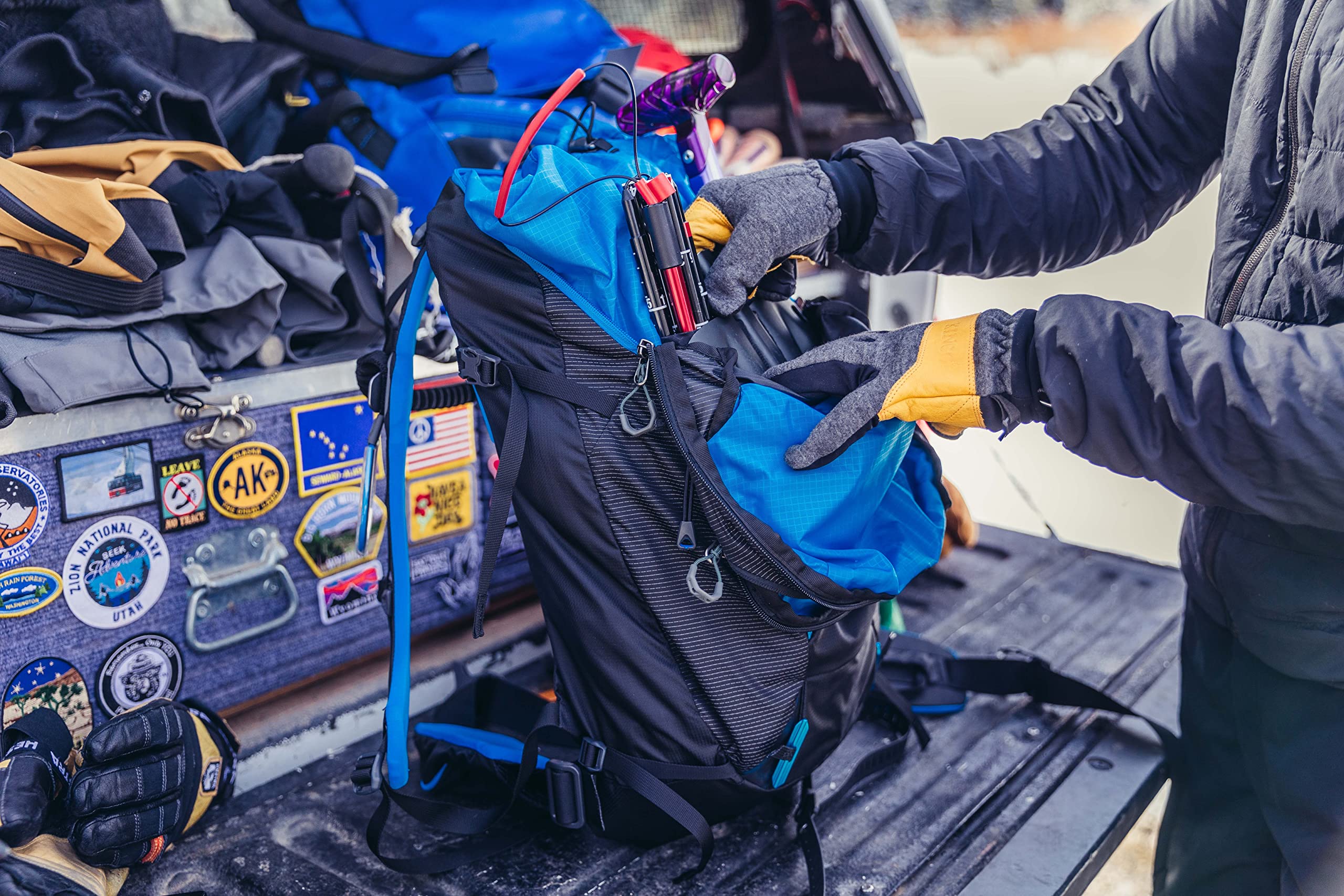 Gregory Mountain Products Targhee 24 Backpack - Lightweight Hiking & Skiing Daypack for Men & Women - Perfect for Alpine Adventures, Commuting & Outdoor Travel