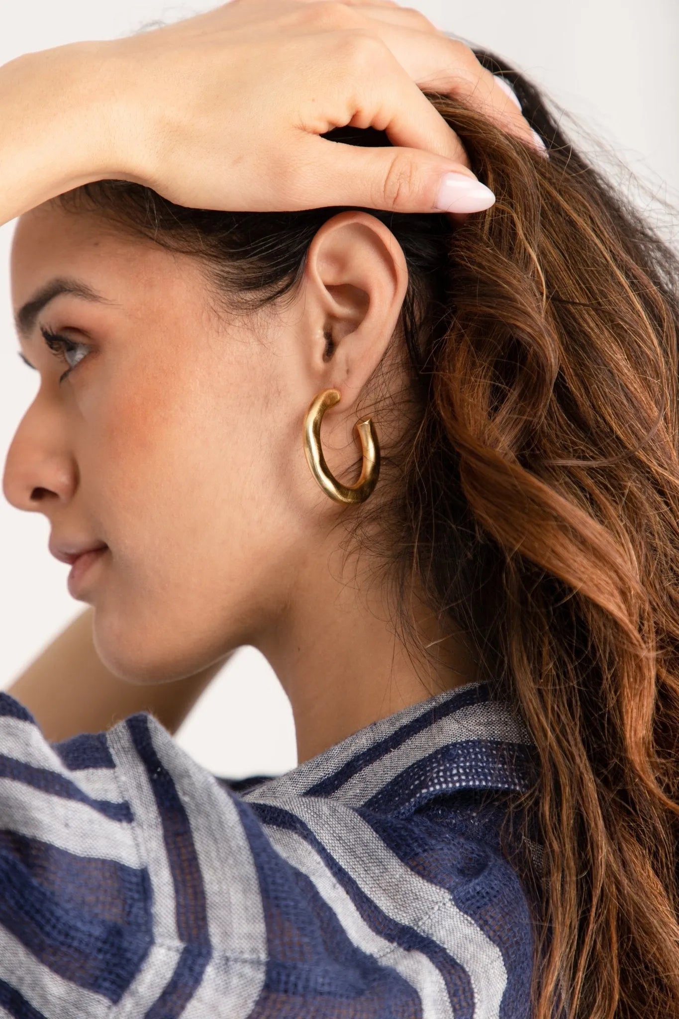 Trendy Wavy Gold Hoop Earrings for Women - 14K Gold Plated Dangle Statement Earrings - Perfect for Parties, Weddings & Everyday Wear