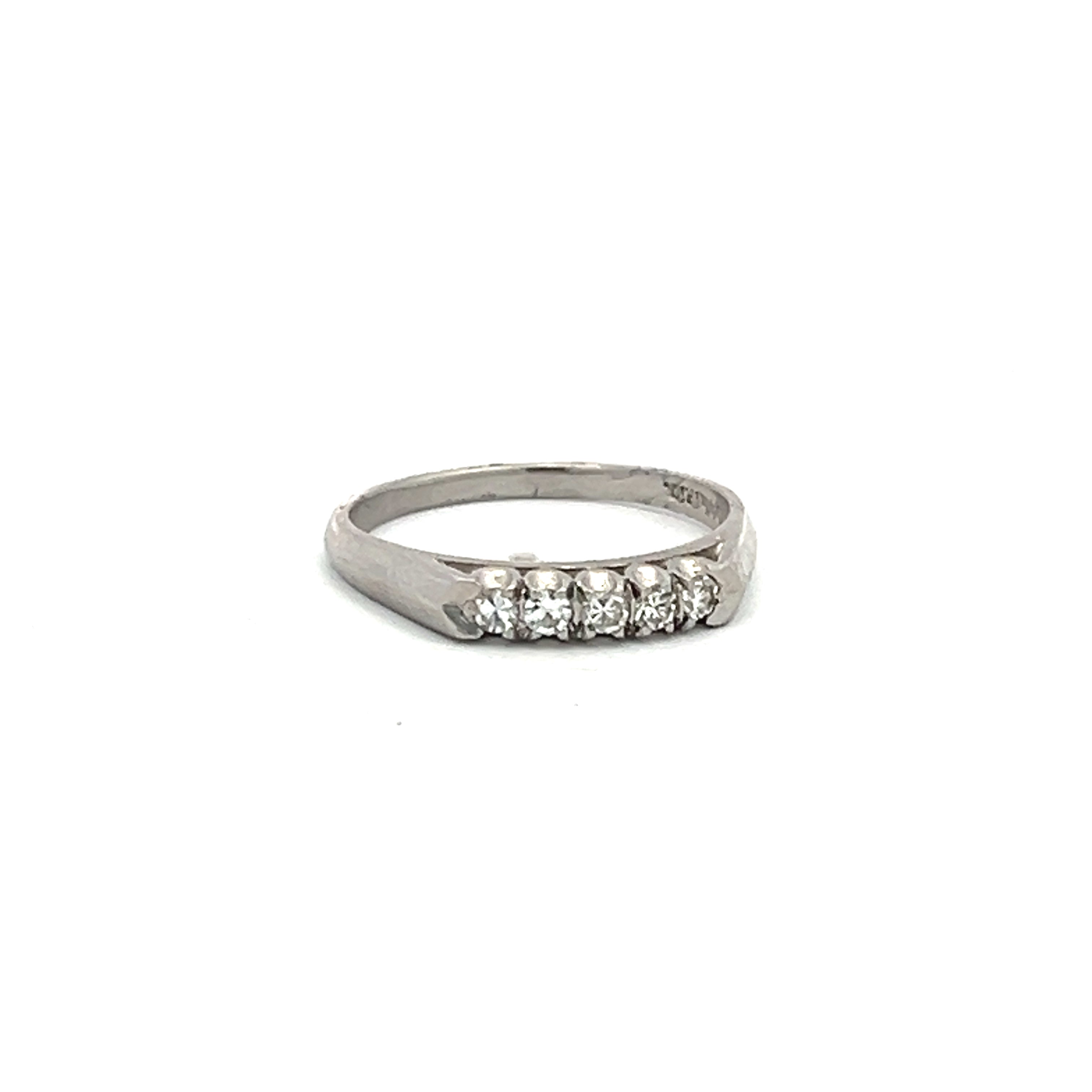 0.20 Carat Round Brilliant Cut I SI1 Diamond Platinum Wedding Band Ring for Women - Perfect for Engagement, Anniversary & Special Occasions