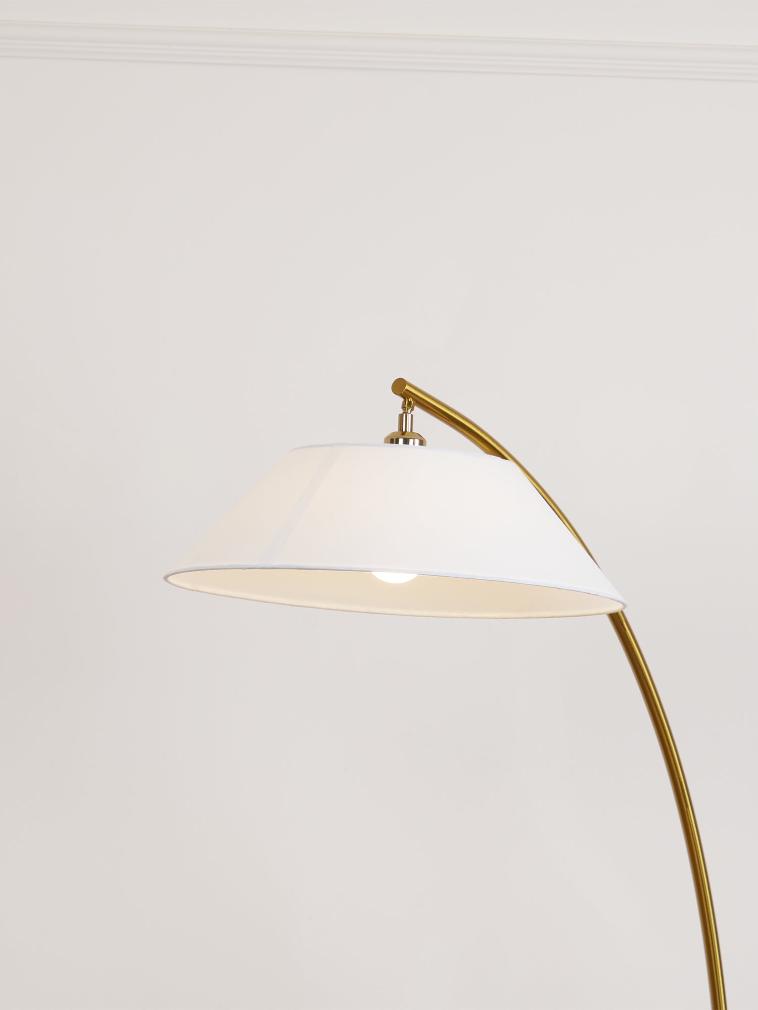 Modern Circo LED Floor Lamp with Adjustable Brightness - Perfect for Living Room, Bedroom & Office Reading Light
