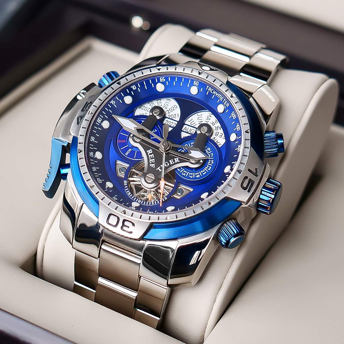 REEF TIGER Men's Luxury Sports Watch with Date & Day Complication - Black Dial Mechanical Bracelet Watch RGA3503 | Perfect for Business, Formal Events & Everyday Wear