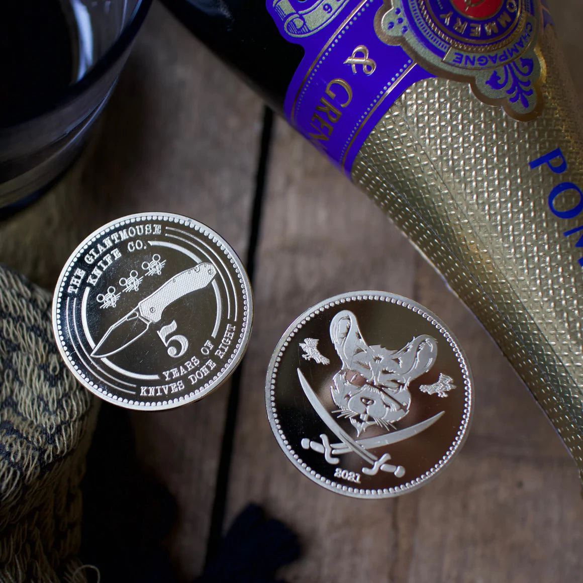 GiantMouse 5 Year Anniversary Limited Edition Collectible Coin - Commemorative Gift for Knife Enthusiasts & EDC Collectors - Perfect for Display, Gifting, and Special Occasions