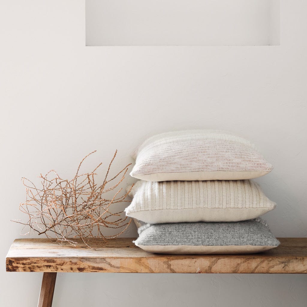 La Duna Textured Pillow - Soft & Stylish Decorative Throw Pillow for Living Room, Bedroom, or Sofa - Perfect for Home Decor and Cozy Comfort