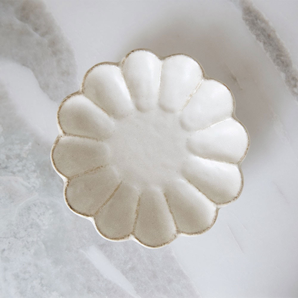 Elegant Ceramic Petal Plate Set - Decorative Floral Dinner Plates for Home, Restaurant & Party Use - Perfect for Serving Appetizers, Desserts & Special Occasions