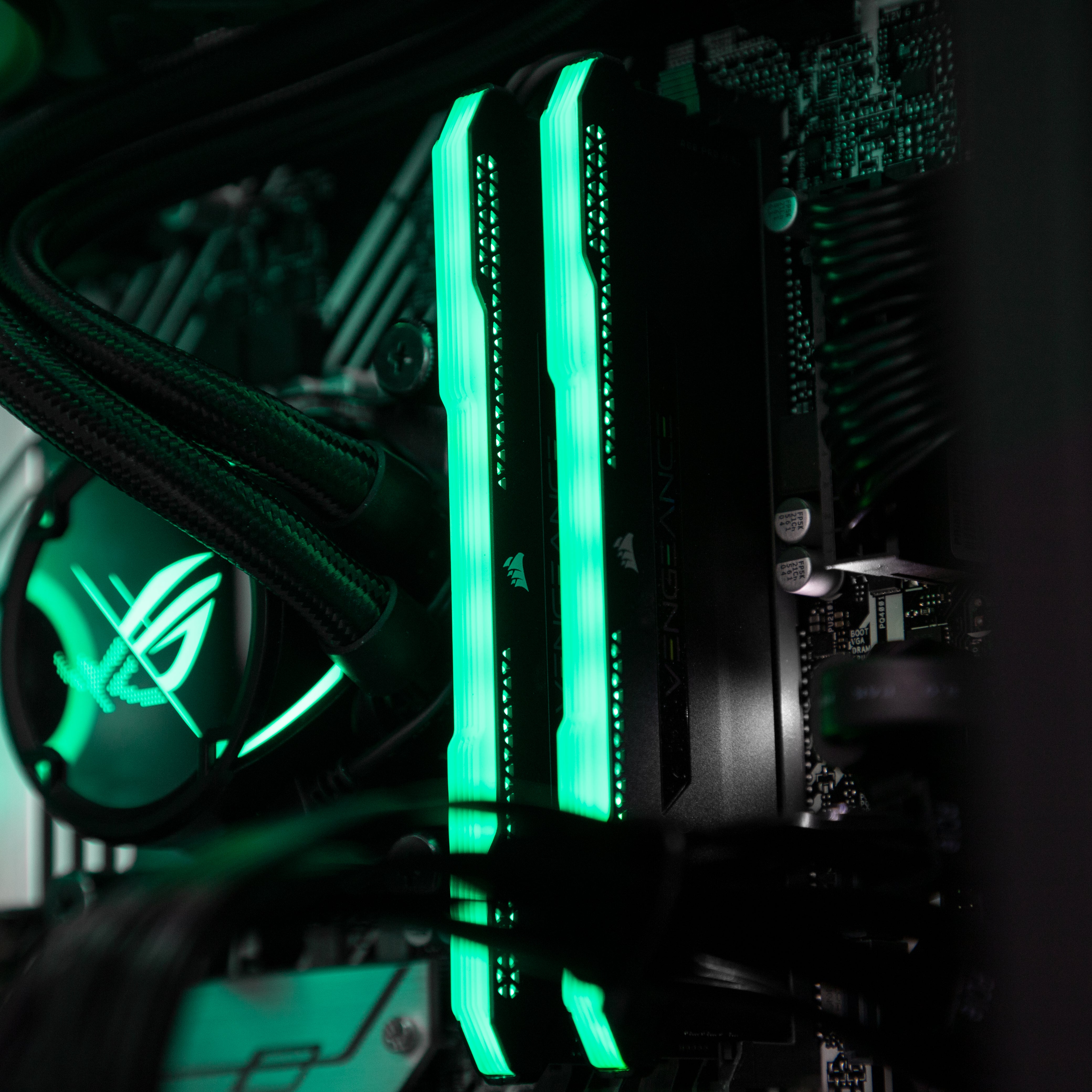 Edgerunner RTX 3070 Gaming Desktop PC with Intel Core i7-11700 Processor - High Performance for 4K Gaming, VR & Streaming