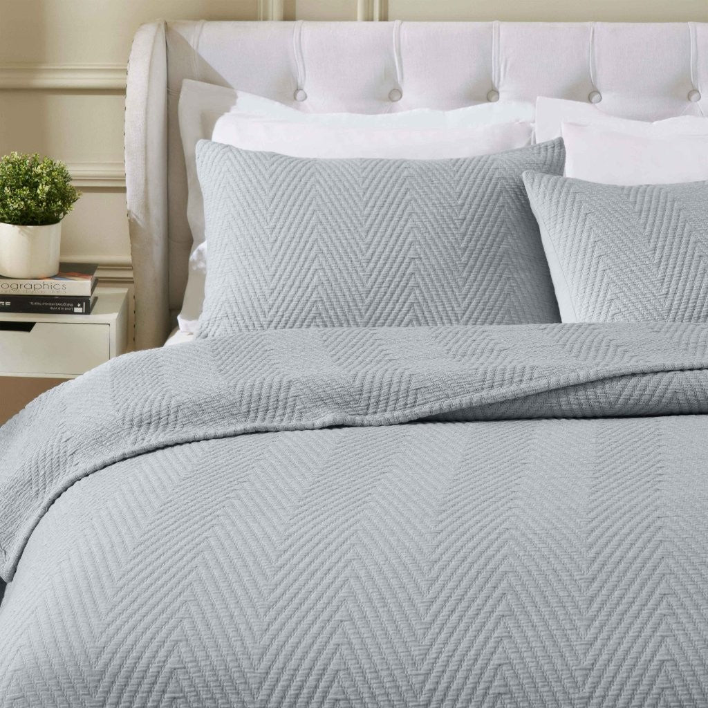 Premium Aswan Cotton Medium Weight Textured Modern Chevron Woven Coverlet - Soft & Breathable Bedspread for All-Season Comfort | Perfect for Master Bedroom, Guest Room & Cozy Home Decor