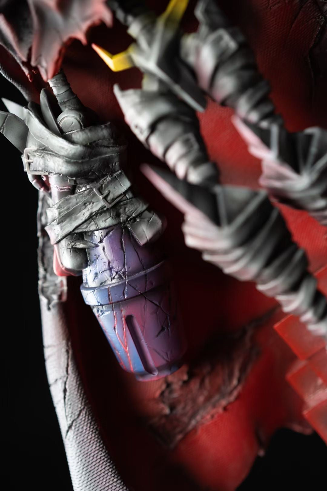 MO Studio x PaPa Studio Omegamon Zwart Damaged Version - Limited Edition Collectible Figure for Anime Fans and Digimon Collectors | Perfect for Display, Gifts, and Gaming Setups