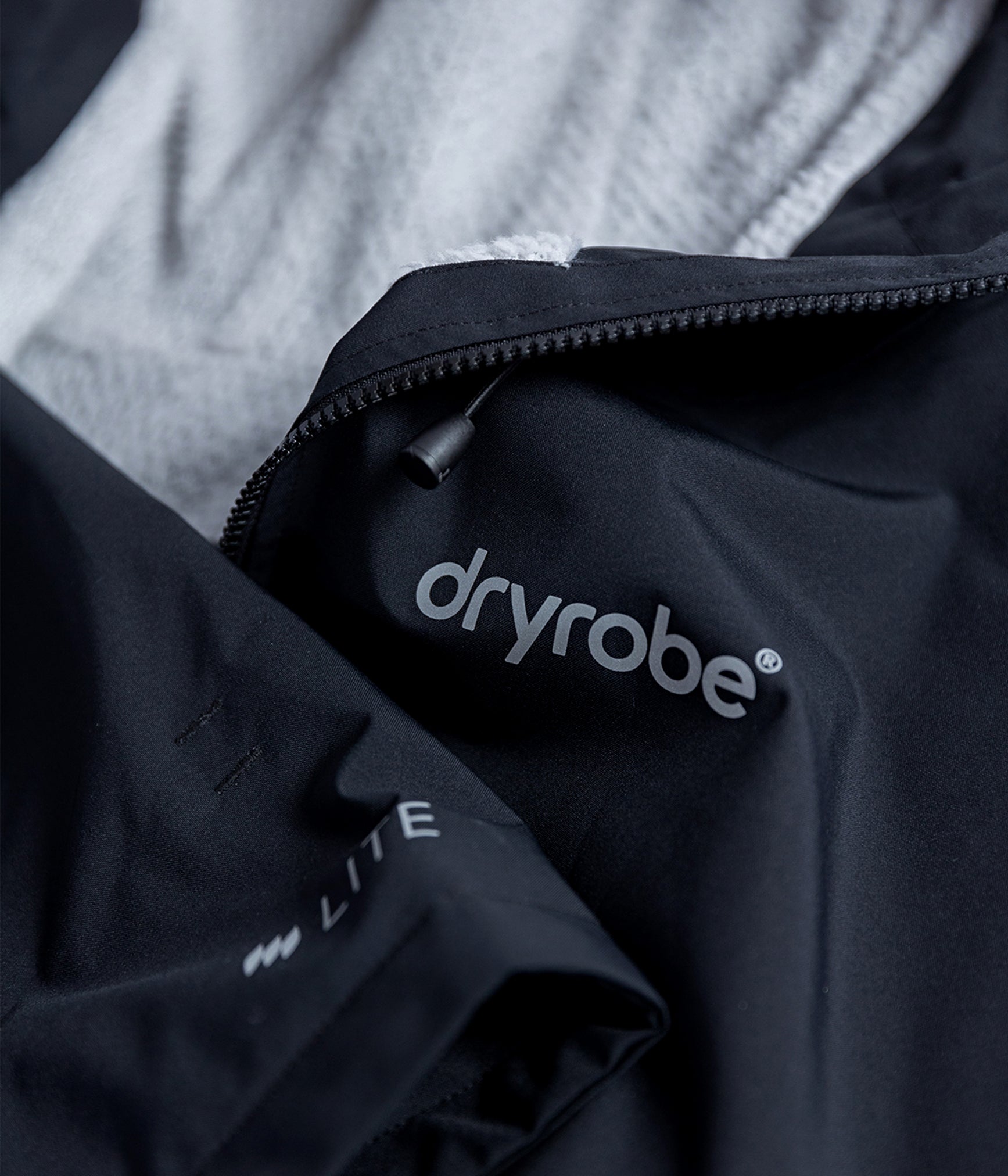 Dryrobe LITE Short Sleeve - Lightweight Waterproof Changing Robe for Outdoor Activities | Beach, Surfing, Camping & Sports Changing Cover-Up