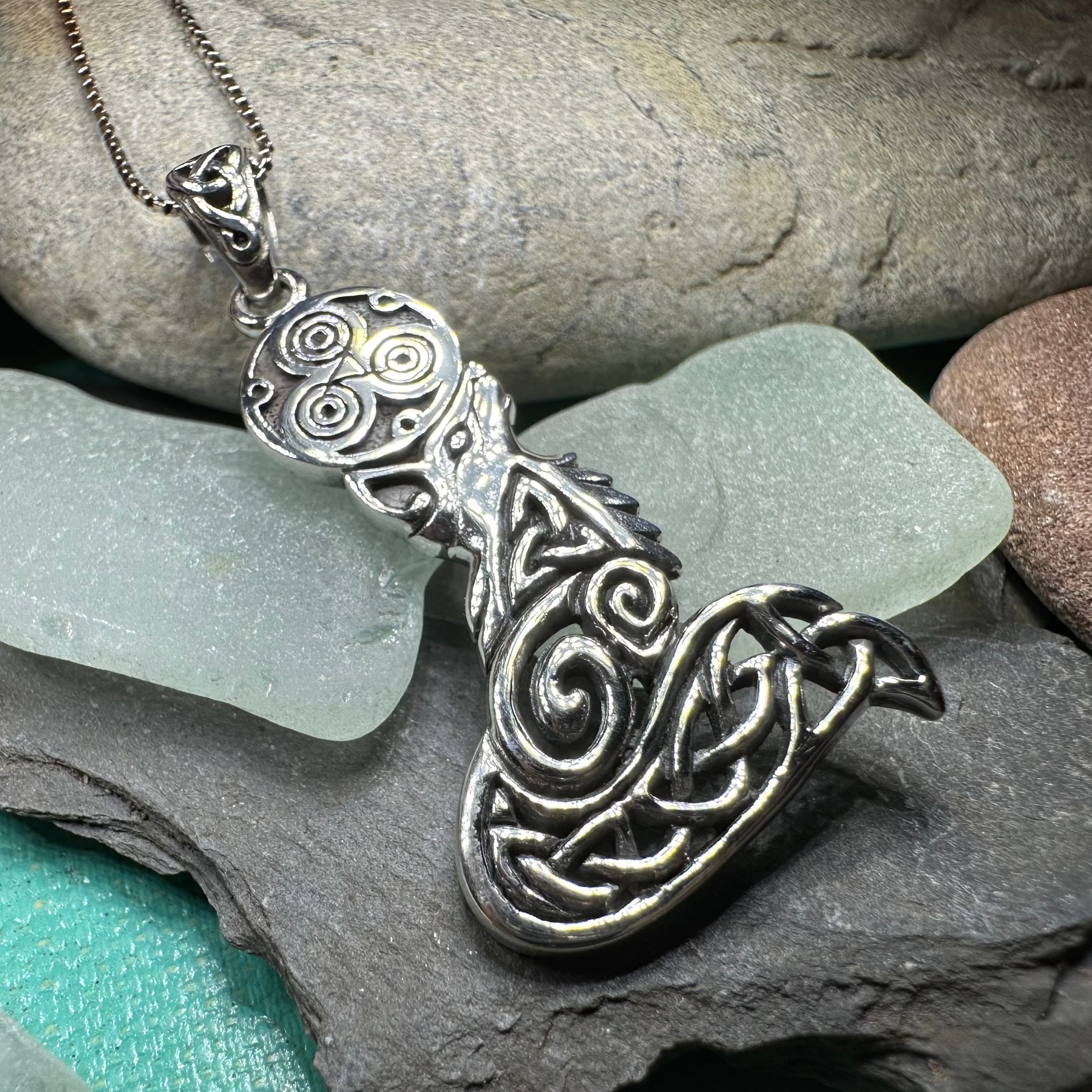 Celtic Forest Fox Pendant Necklace - Elegant Animal Jewelry for Women, Perfect Gift for Nature Lovers & Boho Style Outfits