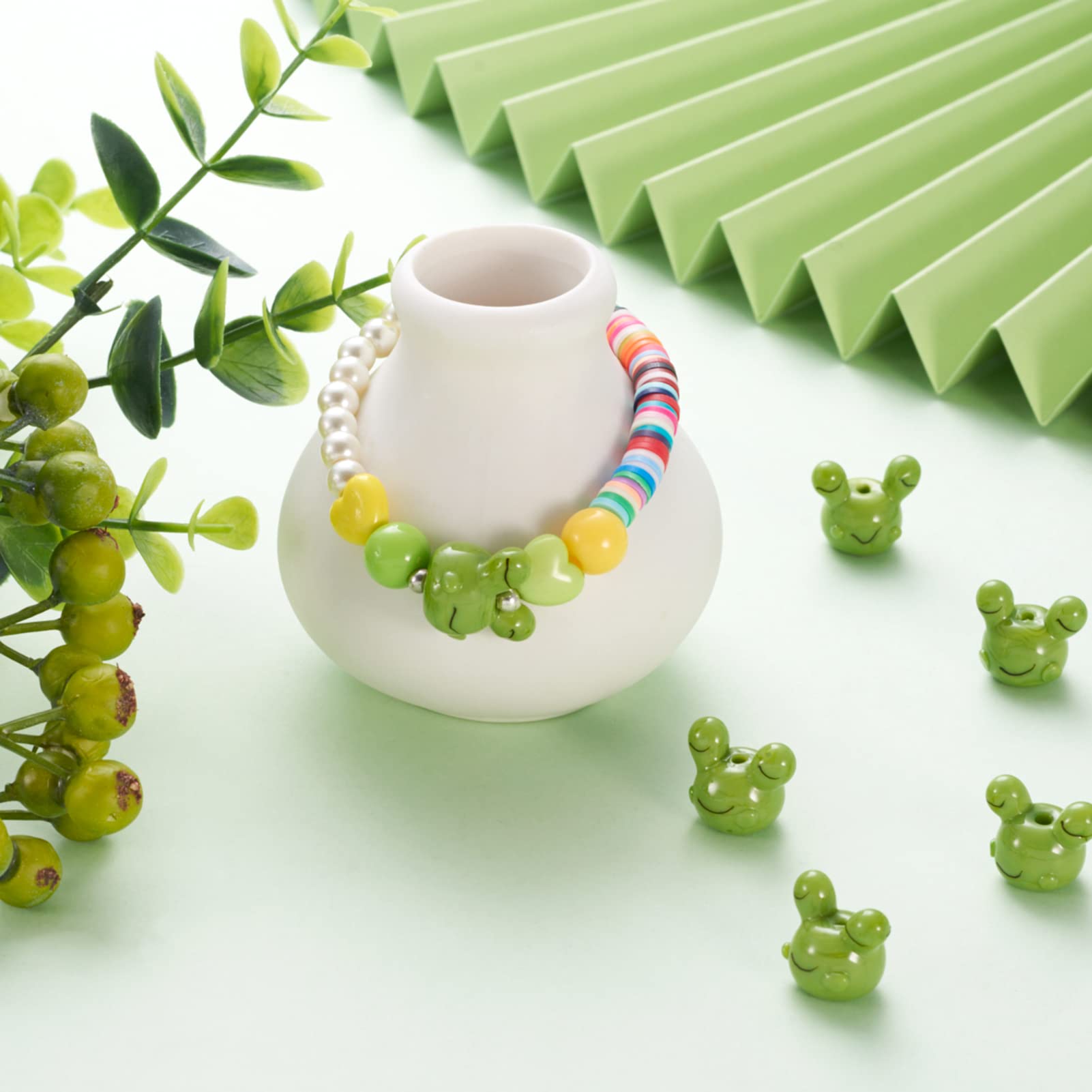 FASHEWELRY 35Pcs Frog Lampwork Glass Beads - Cartoon Animal Spacer Beads for DIY Bracelet & Necklace Jewelry Making - Perfect for Kids Crafts, Party Favors, and Handmade Gift Accessories