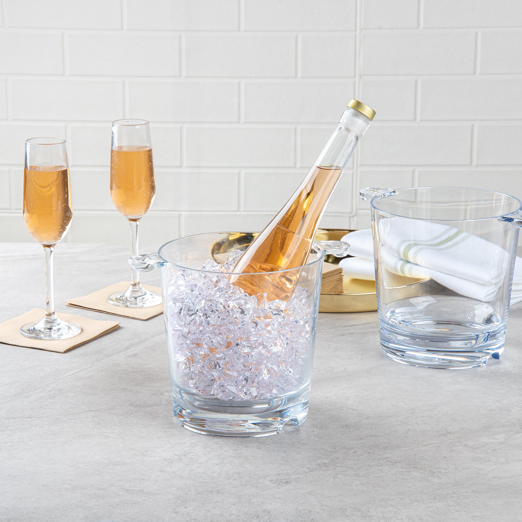 Bar Lux 2.4 Quart Clear Plastic Champagne & Ice Bucket - 9 x 6.5 x 6.75 Inches - Perfect for Parties, Weddings & Home Entertaining (1 Count)