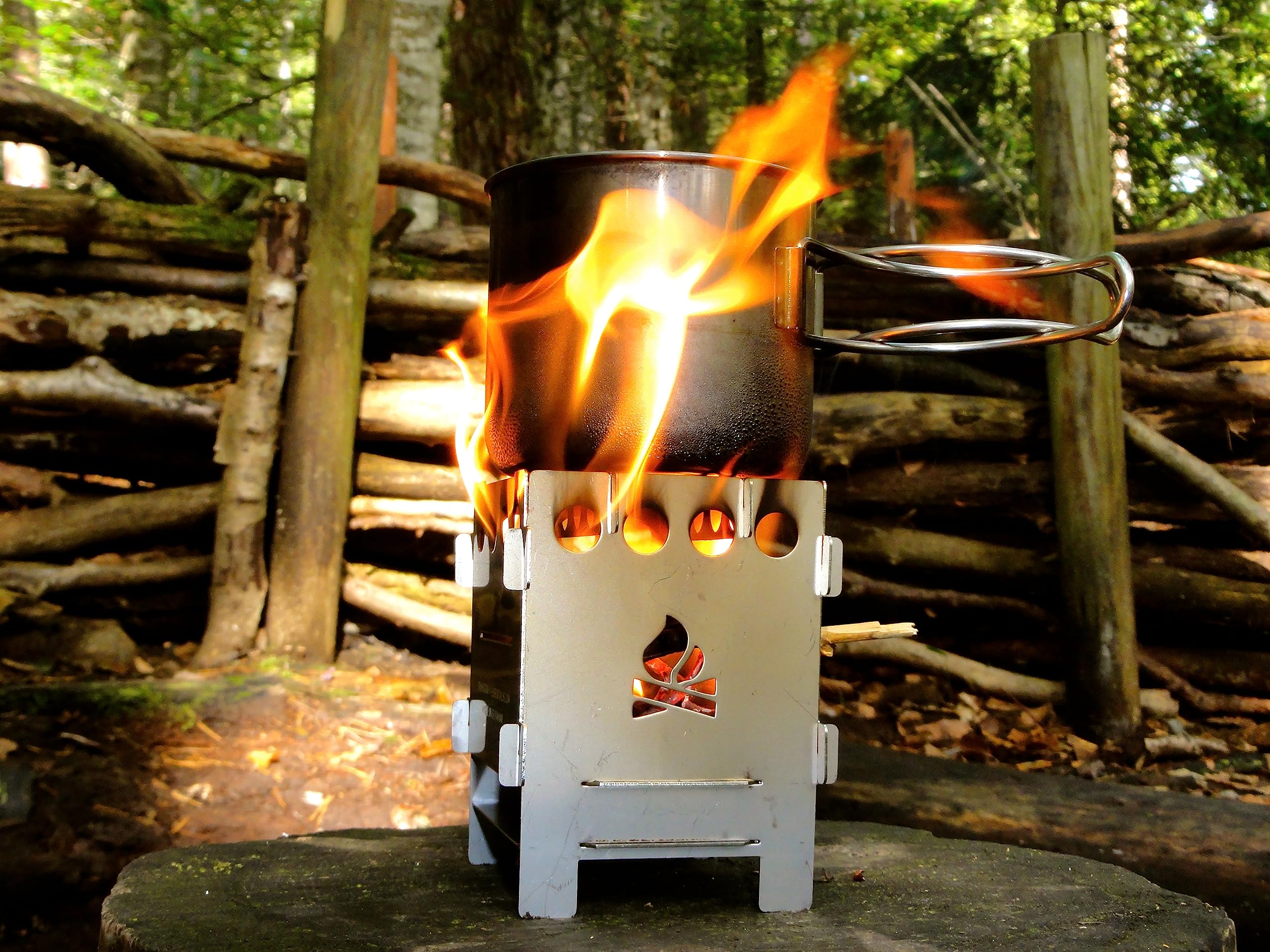 Bushbox Ultralight Titanium Pocket Stove - Portable Camping Stove for Backpacking, Hiking & Survival Gear | Compact Outdoor Cooking for Bushcraft, Emergency & Adventure Use