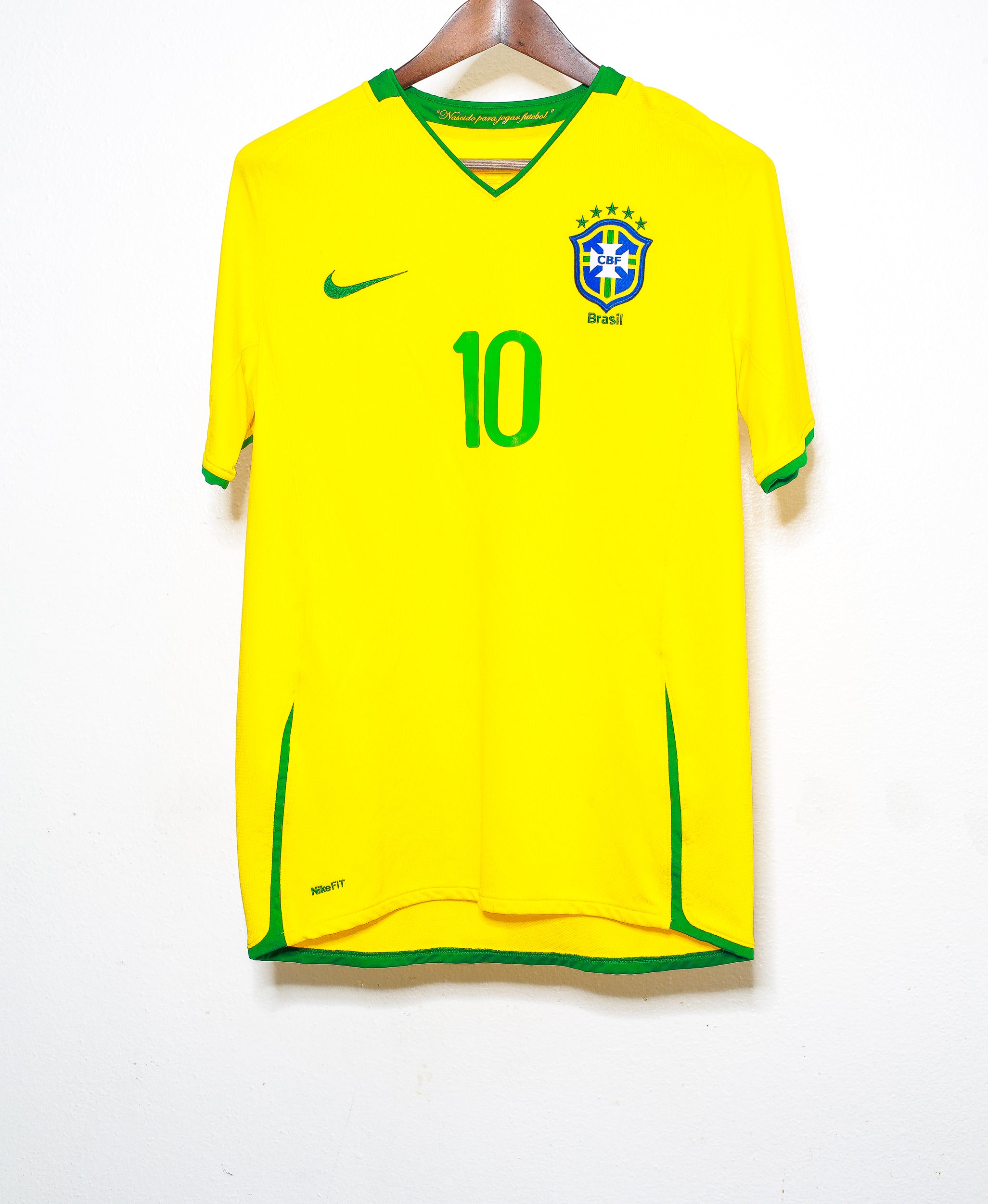 2008 Brazil Home Soccer Jersey #10 Kaka (Size M) - Authentic Football Shirt for Fans & Collectors - Perfect for Matches, Gifts, and Memorabilia