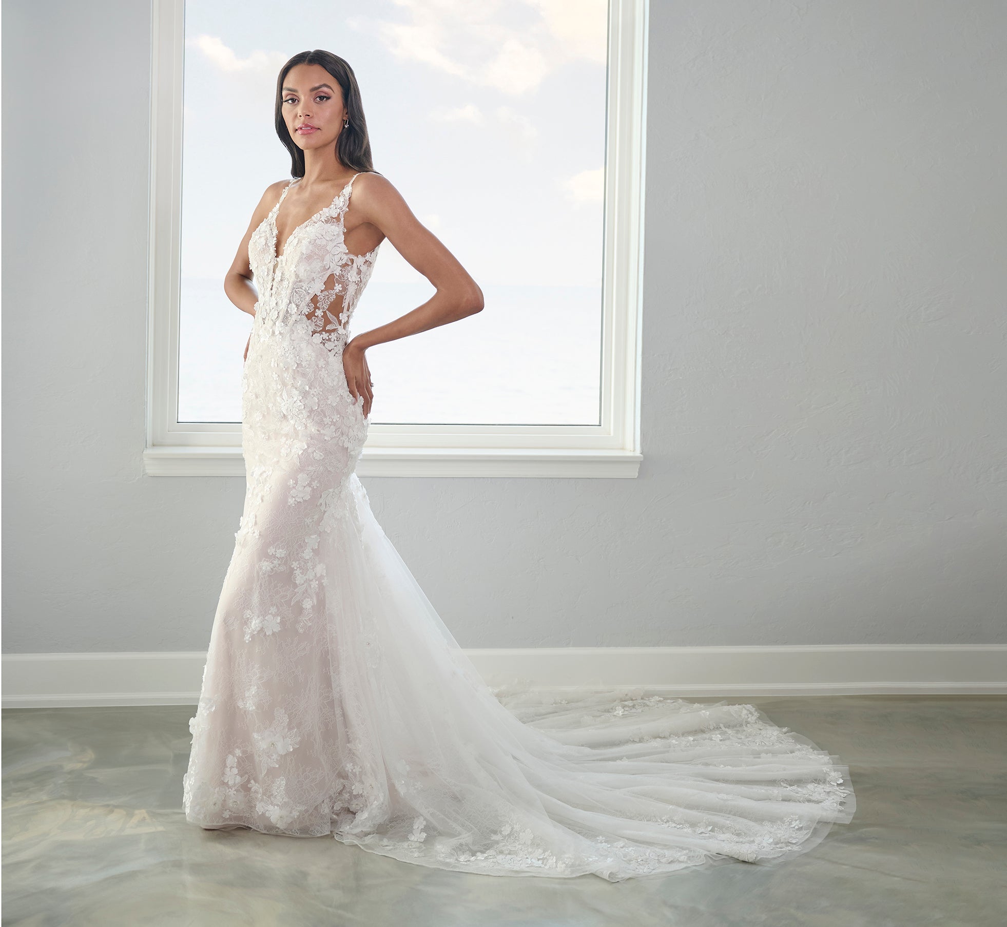 Elegant Ivory French Lilac Nude Tulle and Lace Slim Gown for Weddings, Prom, and Formal Events – Perfect for Bridal, Evening Parties, and Special Occasions