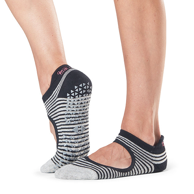 Tavi Noir Emma Grip Socks - Non-Slip Yoga Socks for Women, Anti-Skid Workout Socks with Grips for Pilates, Barre & Home Exercise - Perfect for Yoga, Gym and Fitness Activities