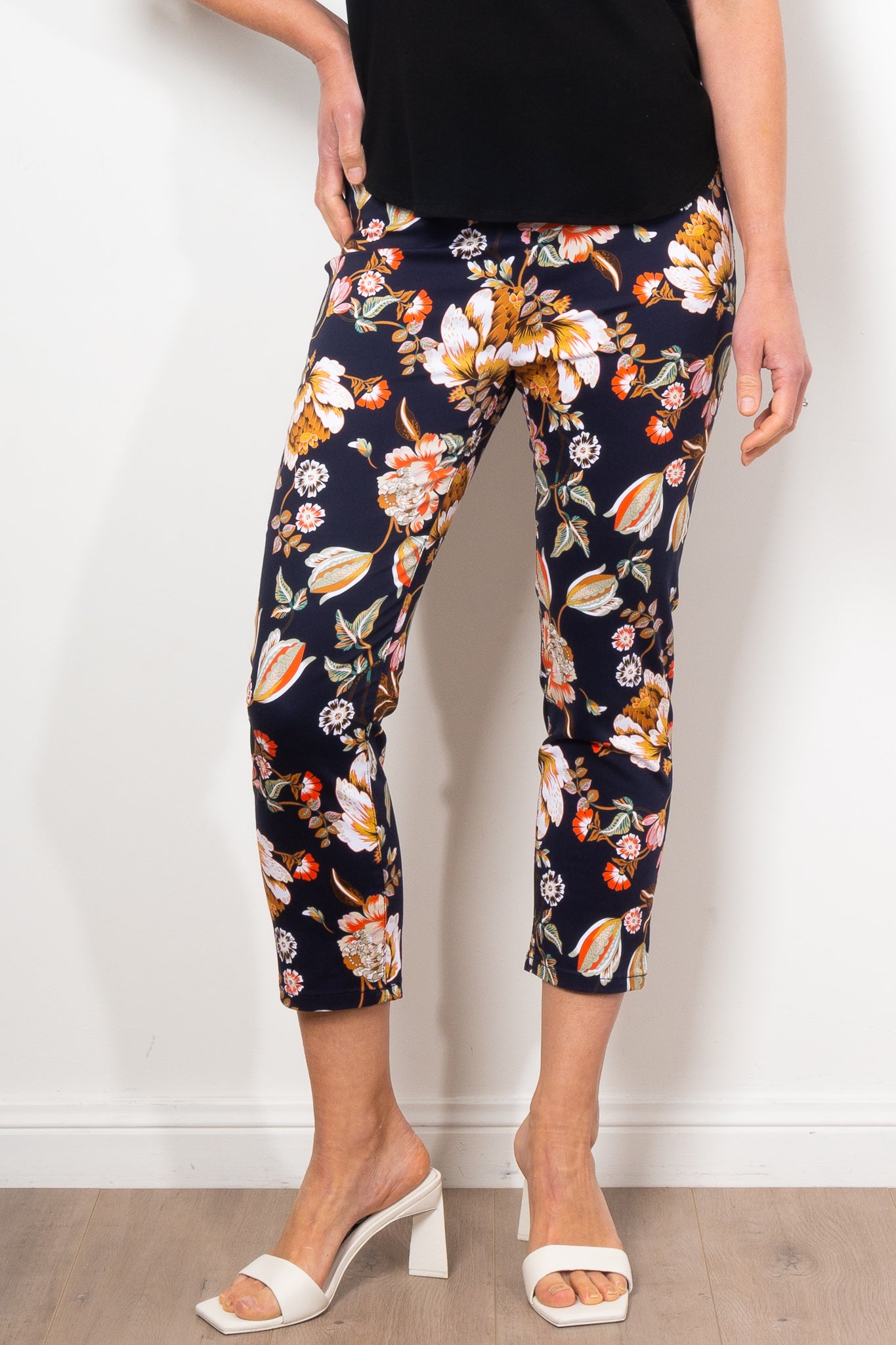 Vassalli Freya Print 7/8 Lightweight Pants for Women - Floral Yoga Pants, Stretchy Lounge Pants for Workout, Travel & Casual Wear