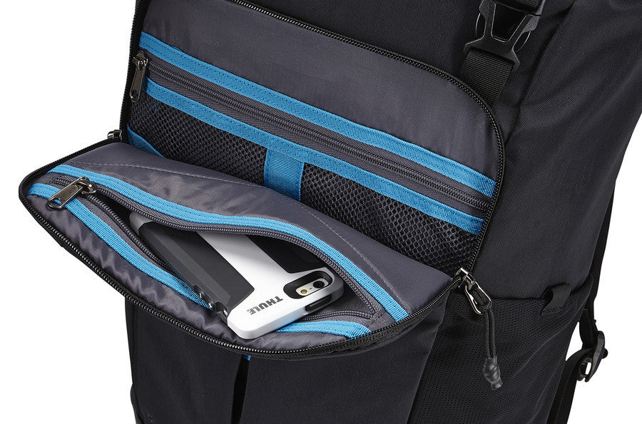 Thule Paramount Daypack - Lightweight Hiking Backpack for Men & Women, Durable Black Daypack for Travel, Work & Outdoor Adventures