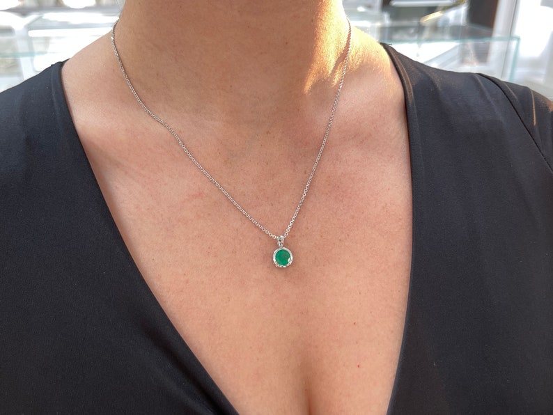 1.75ct 14K Gold Dark Vivid Green Emerald Round Cut Solitaire Bezel Set Pendant Necklace for Women - Elegant Jewelry Gift for Anniversary, Birthday & Special Occasions
