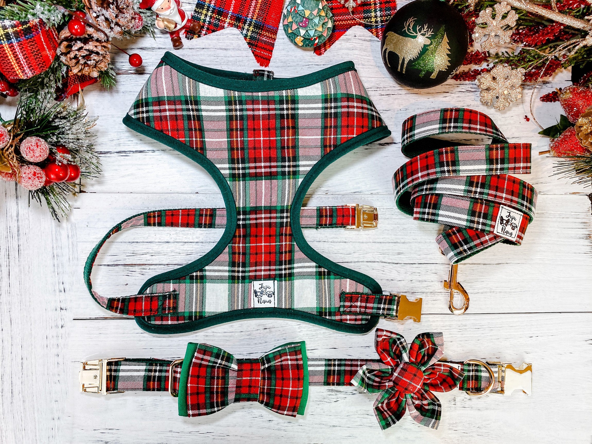 Christmas Plaid Dog Harness Set - Adjustable Pet Vest with Leash for Small Medium Large Dogs - Cozy Winter Outfit for Walking, Hiking & Outdoor Adventures