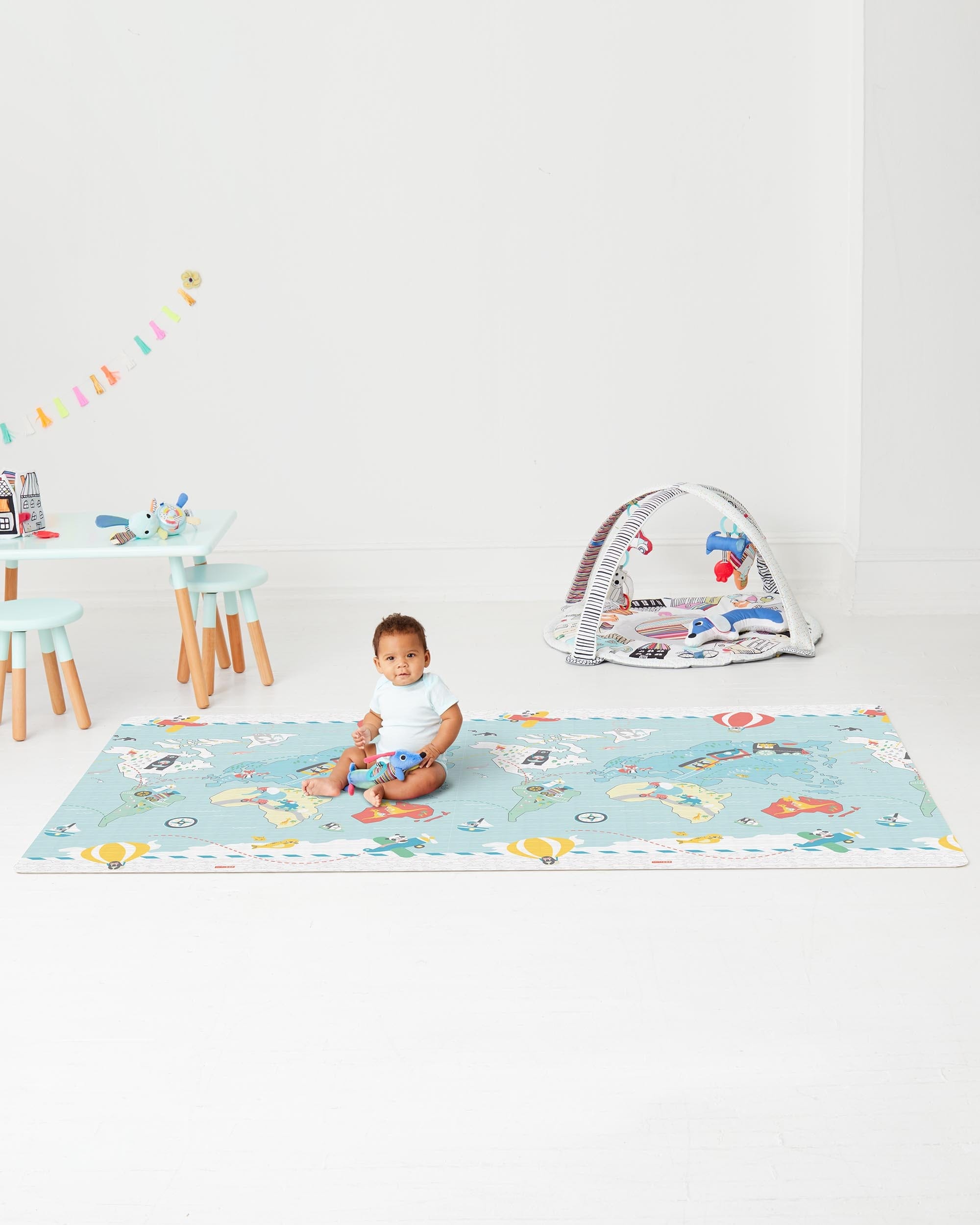Skip Hop DoublePlay Reversible Playmat for Babies - Soft & Durable Activity Mat for Playtime, Tummy Time & Nursery Decor - Waterproof & Easy to Clean (Grey Chevron)