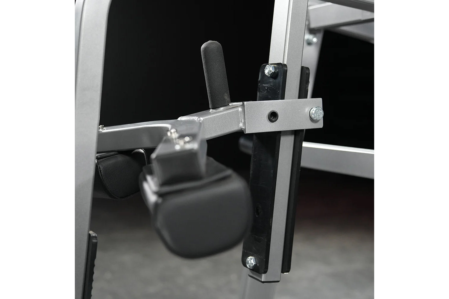 Hammer Strength Plate Loaded Iso-Lateral Wide Pulldown Machine - Professional Gym Equipment for Back Workouts & Strength Training
