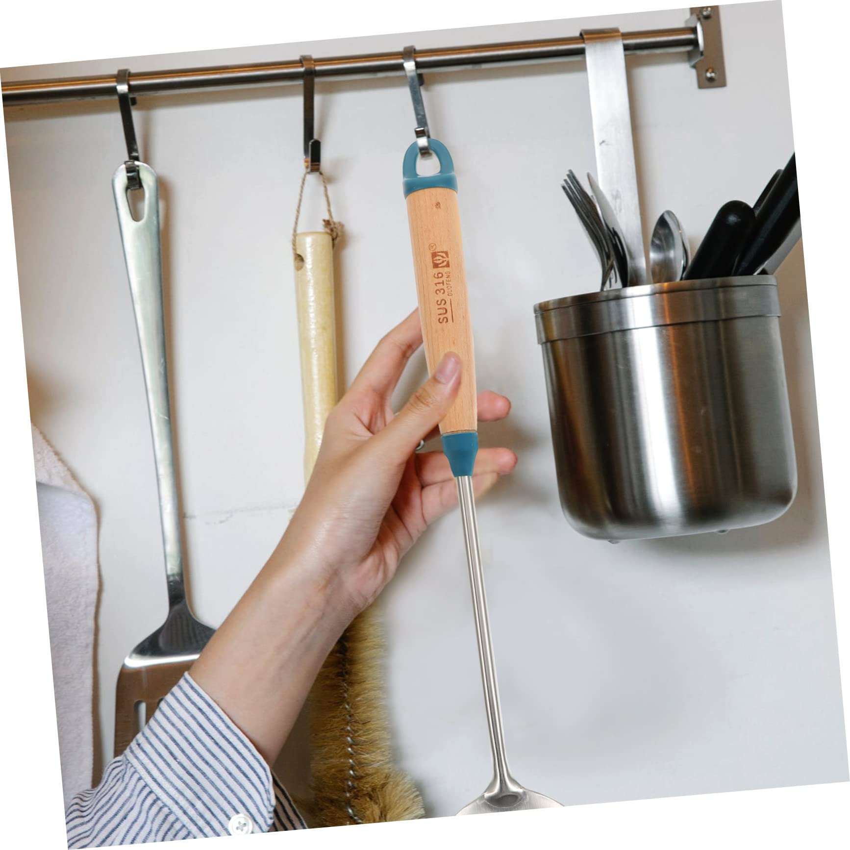 Premium Stainless Steel Spatula with Wooden Handle - Durable Kitchen Utensil for Cooking, Flipping & Serving - Ideal for Non-Stick Pans, Grilling, Baking & Soup Scooping