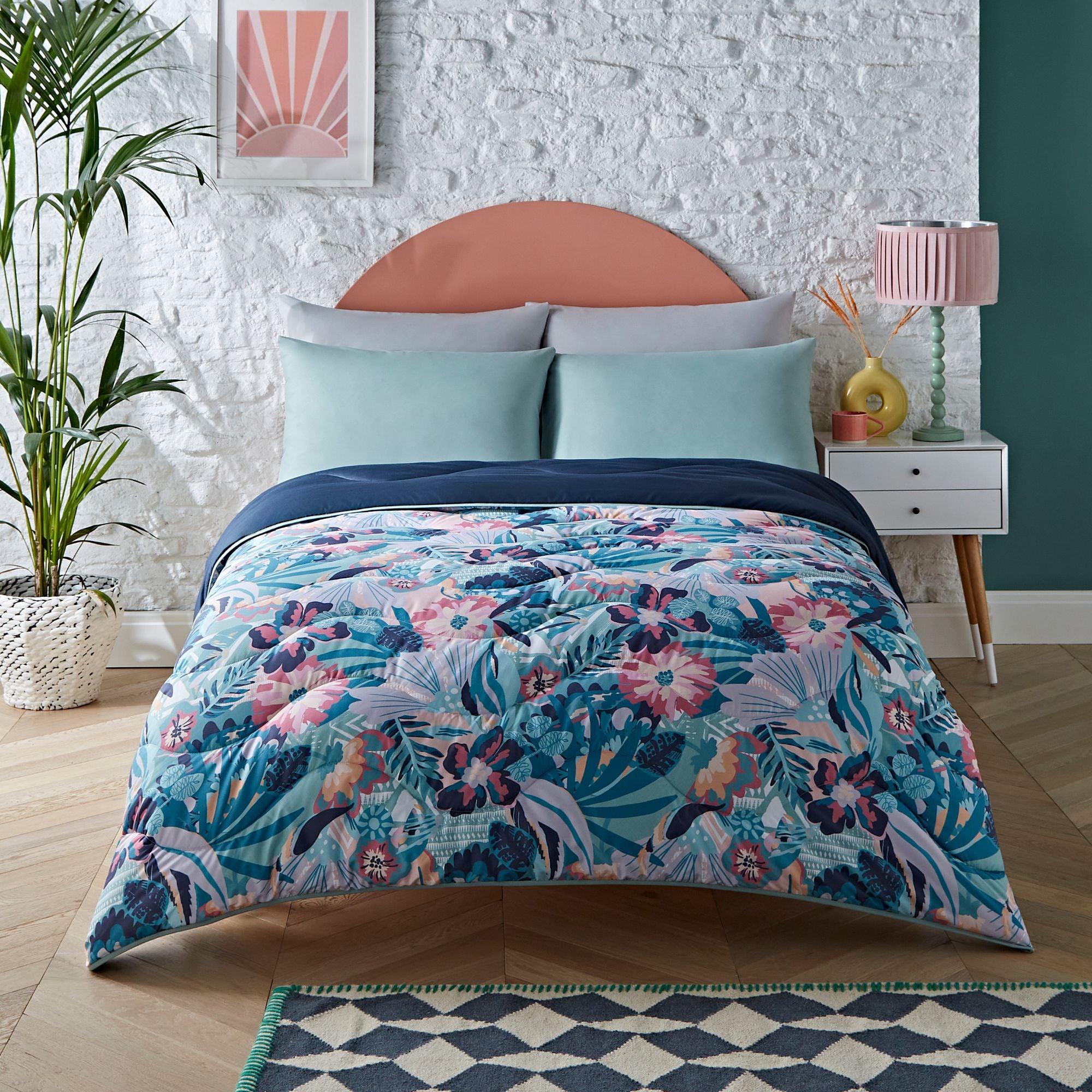 Pastel Palms Coverless Duvet Set - Soft & Breathable Bedding for Summer - Perfect for Beach House, Boho Bedroom & Tropical Home Decor