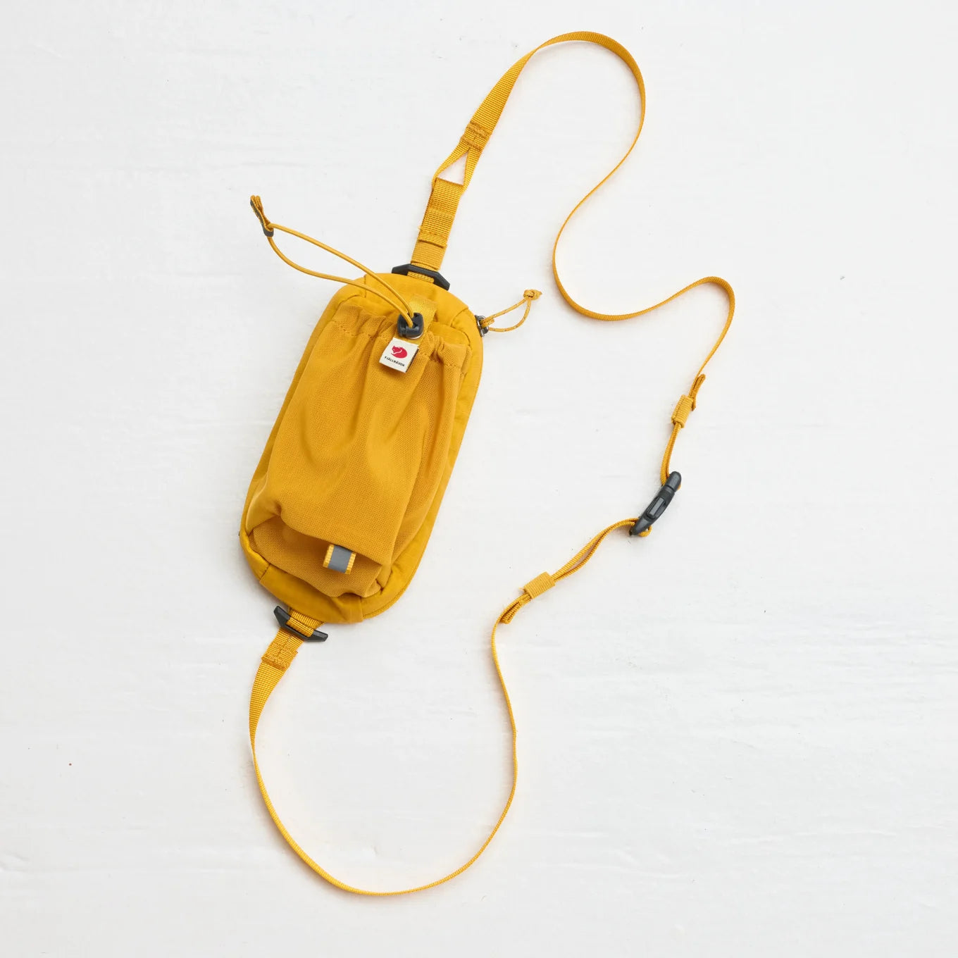 Abisko Bottle Pocket F23100177 - Insulated Water Bottle Holder for Hiking, Camping & Outdoor Adventures - Perfect for Backpacks & Gear Attachment