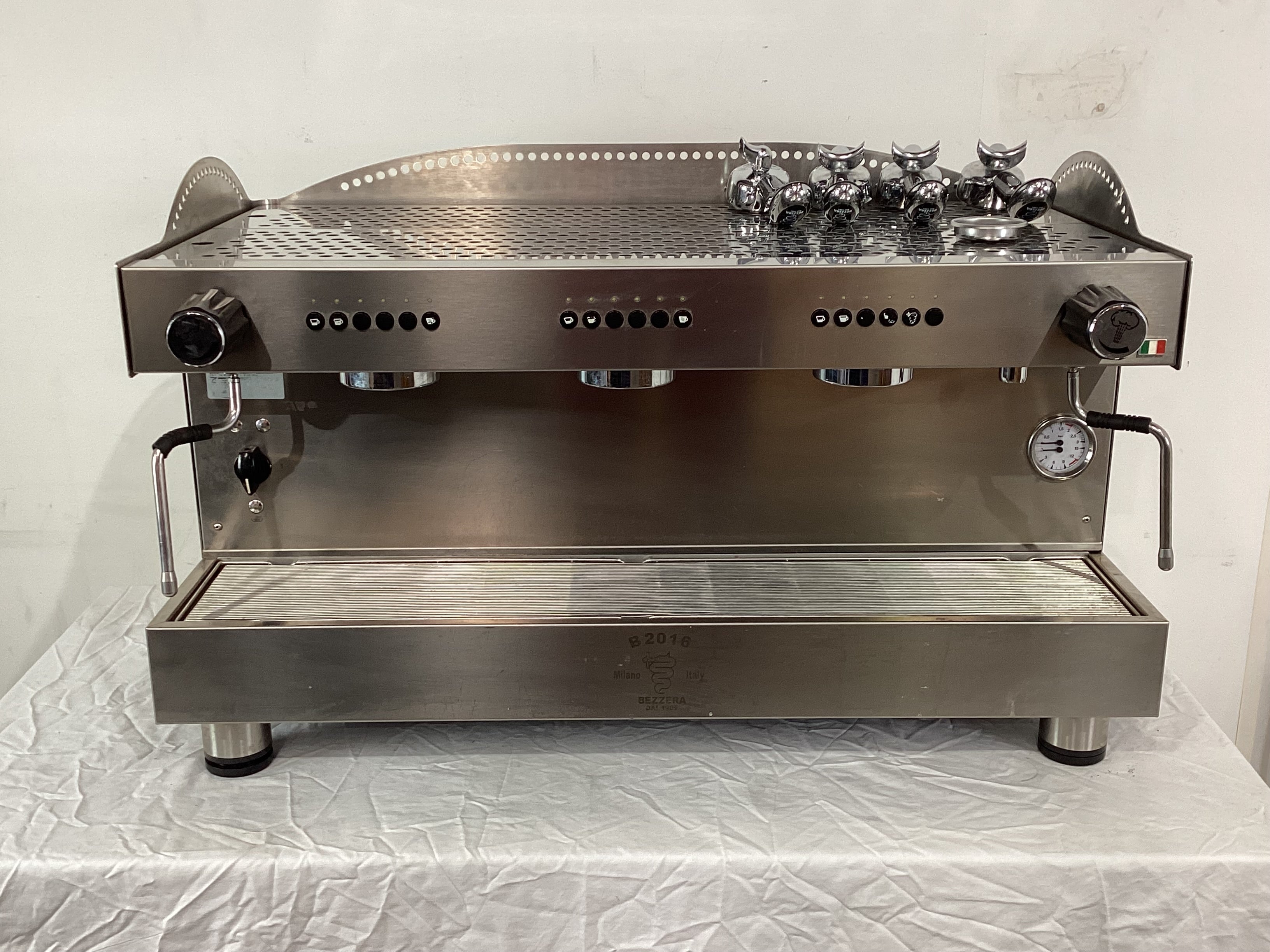 Bezzera BZB2016S3DE Commercial 3 Group Espresso Machine for Coffee Shops & Restaurants - Professional Barista Grade Coffee Maker for High Volume Brewing