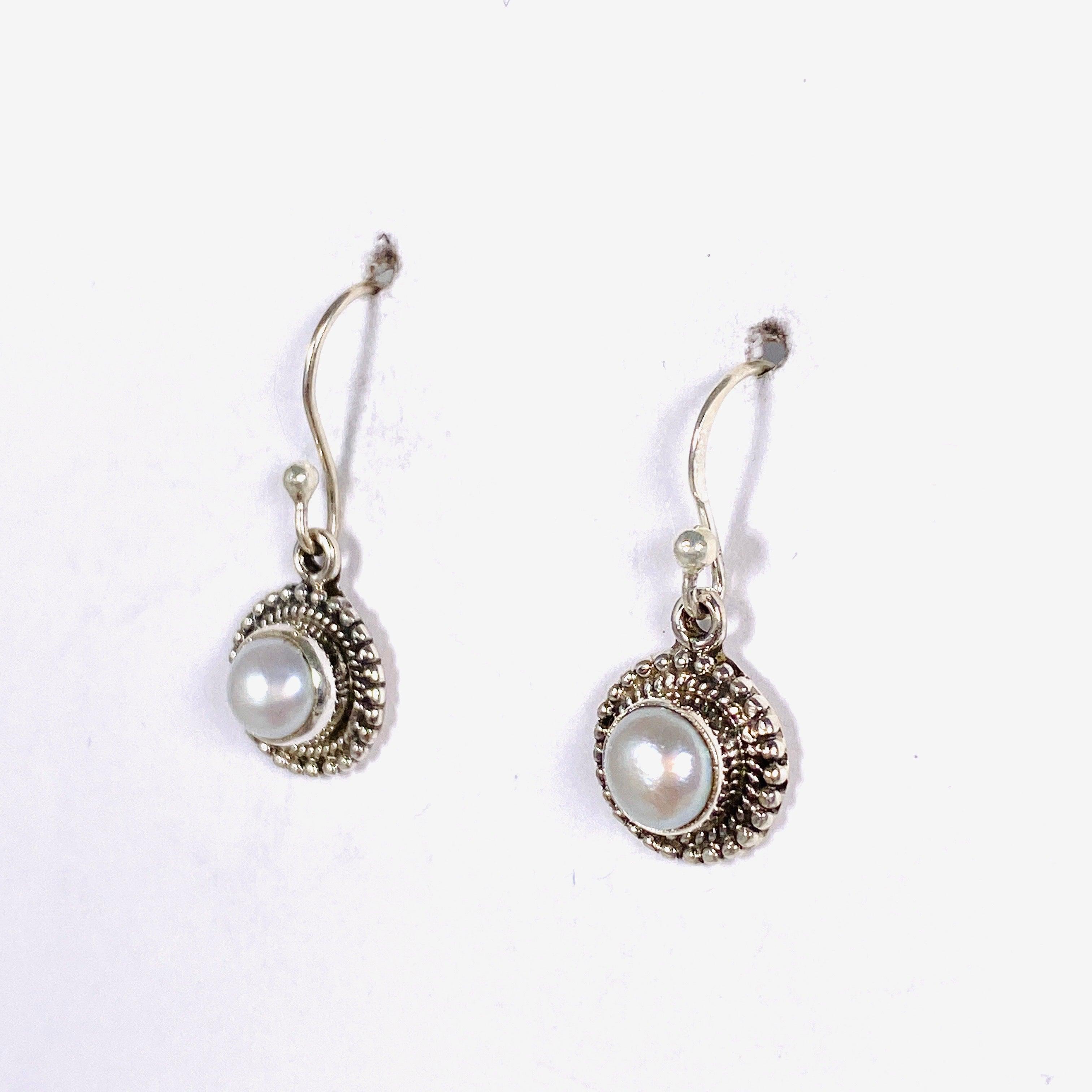 Elegant Pearl Round Earrings with Silver Detailing E2695 – Perfect for Weddings, Parties & Special Occasions