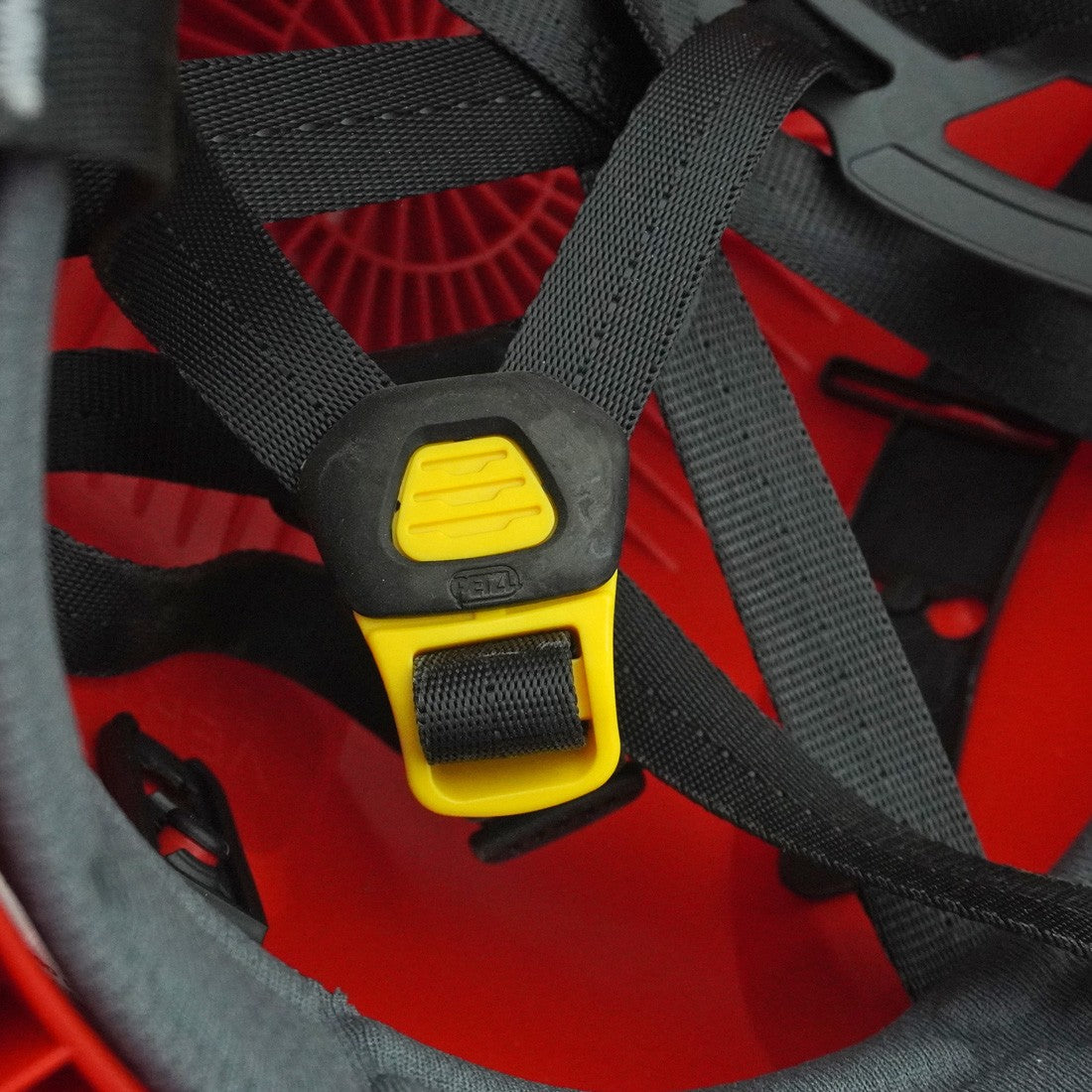 Petzl Vertex Vent Helmet - Lightweight Climbing & Work Safety Helmet with Ventilation - Perfect for Rock Climbing, Construction & Outdoor Adventures