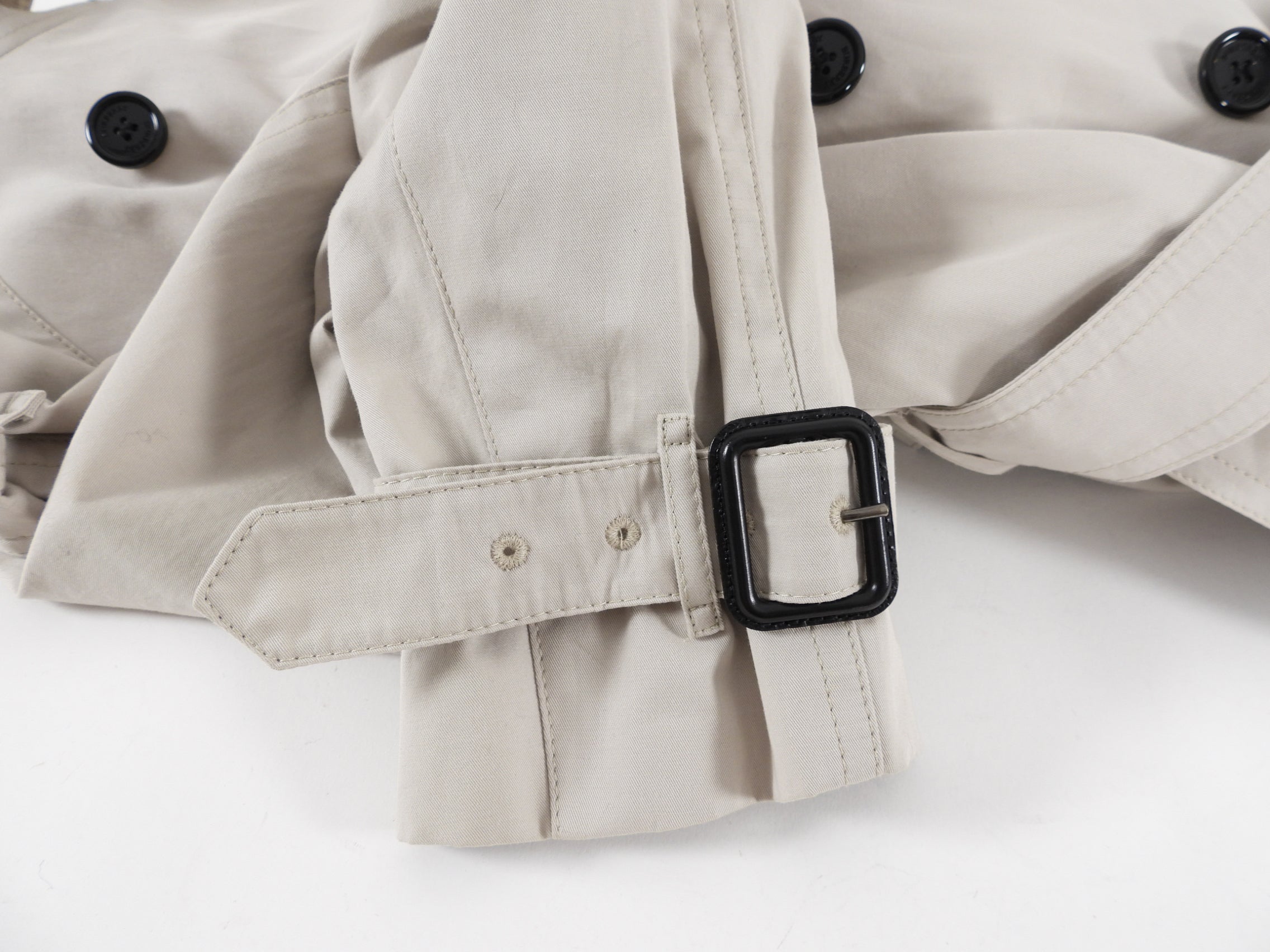 Burberry Brit Light Beige Short Trench Coat for Women | Size IT40 / US 6 | Classic Waterproof Raincoat for Spring & Fall Fashion | Perfect for Work, Travel & Casual Outings